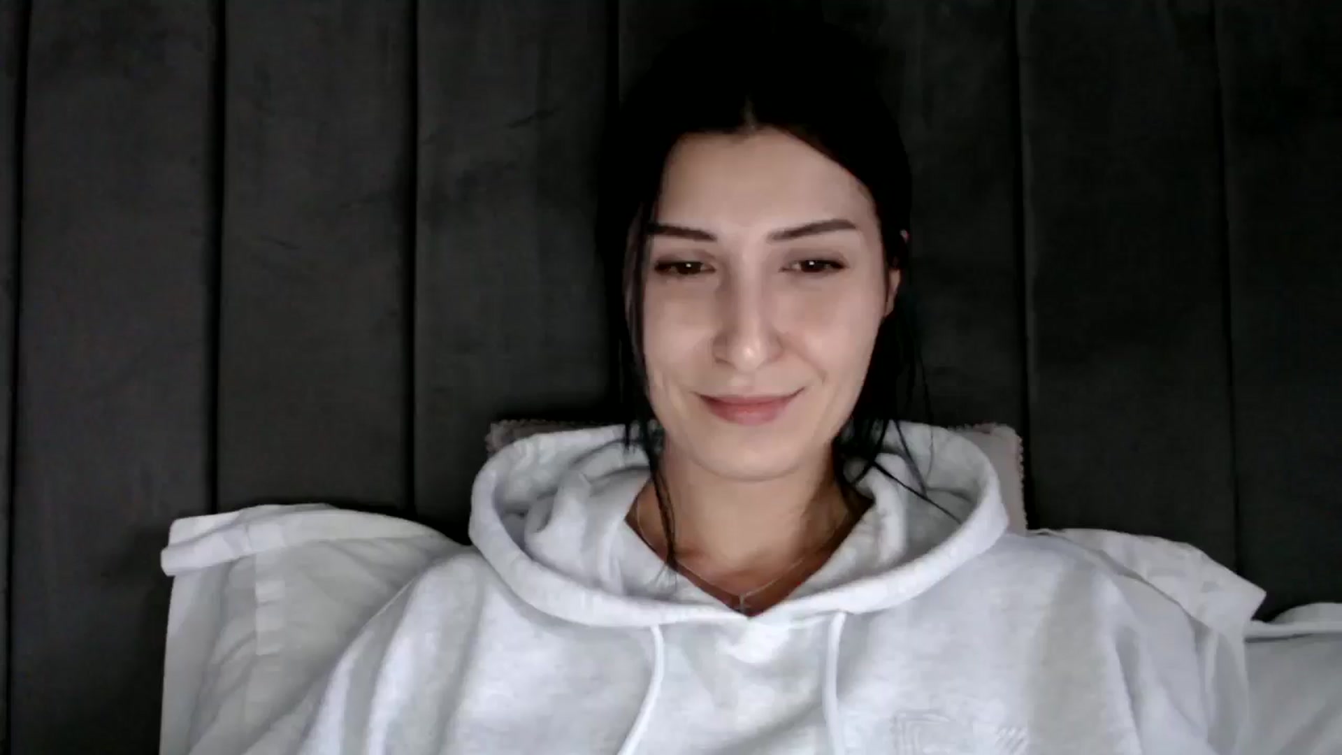 Gallery image thumbnail from Yara_77's myfreecams stream on, 02/01/2026, 15:08 image 2 of 20