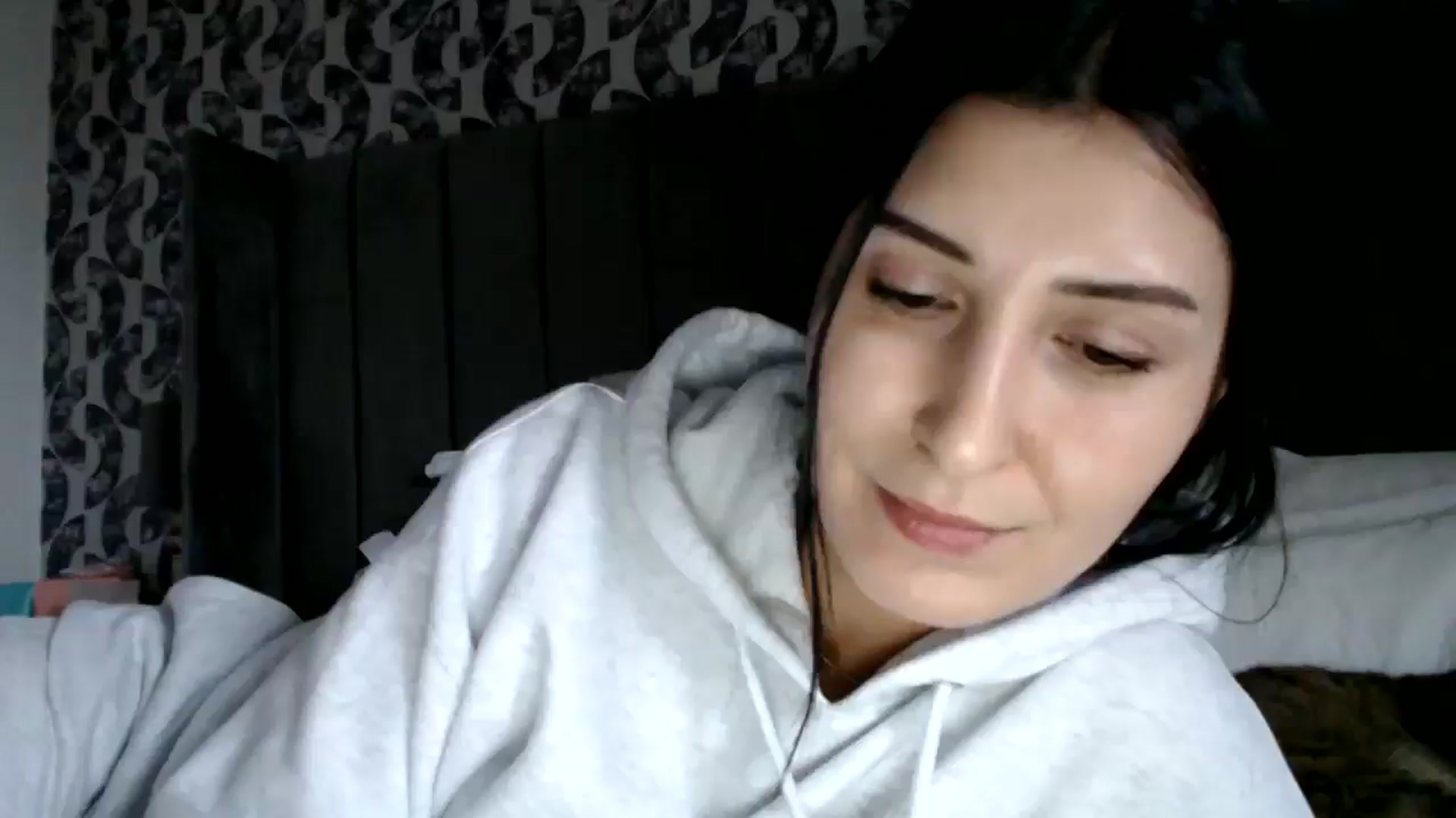 Gallery image thumbnail from Yara_77's myfreecams stream on, 02/01/2026, 15:08 image 10 of 20