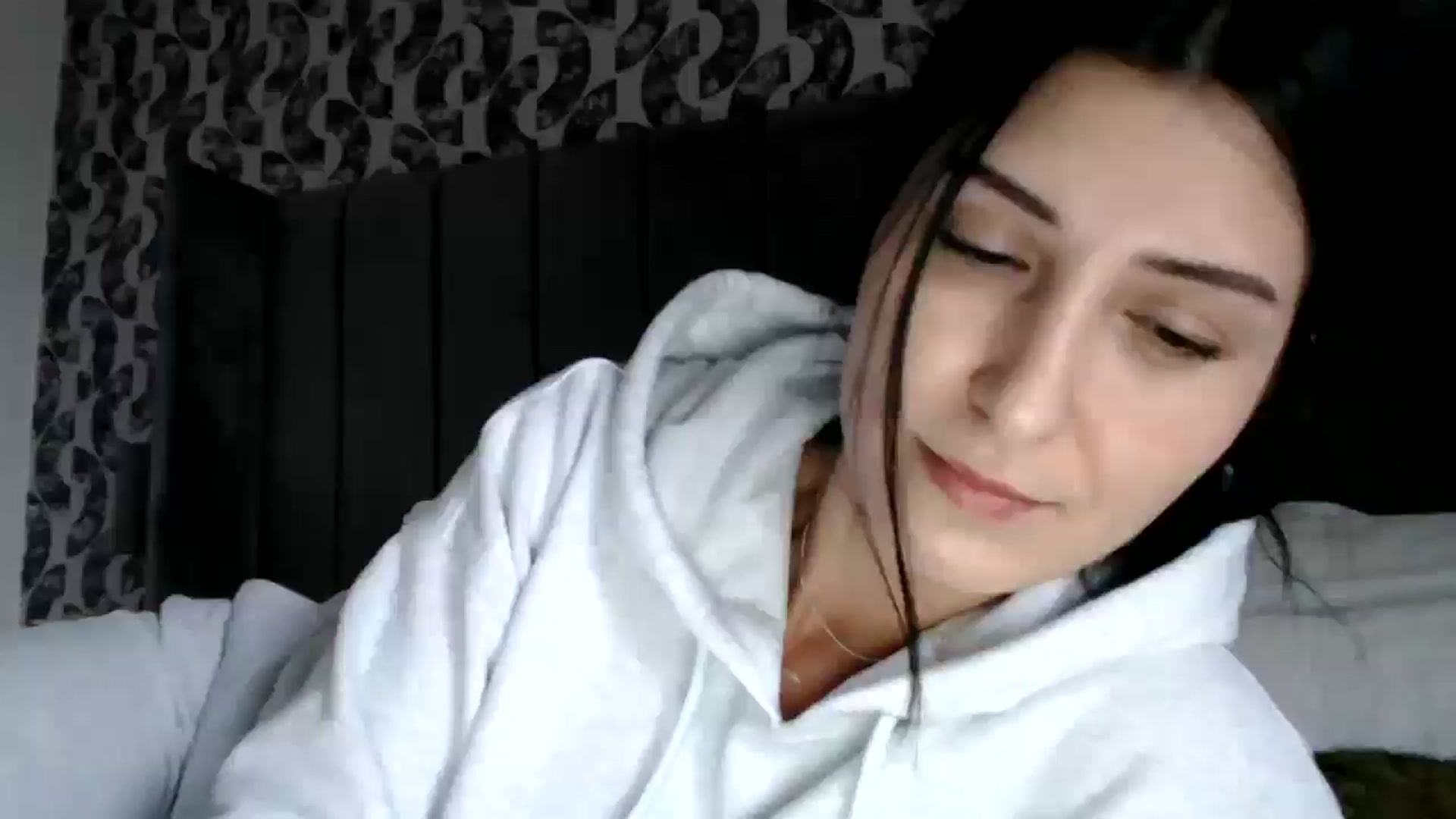 Gallery image thumbnail from Yara_77's myfreecams stream on, 02/01/2026, 15:08 image 7 of 20