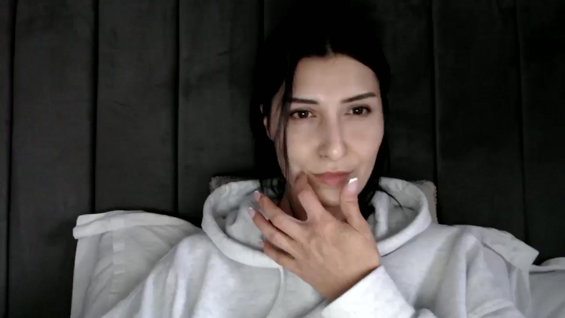 Gallery image thumbnail from Yara_77's myfreecams stream on, 02/01/2026, 15:08 image 1 of 20