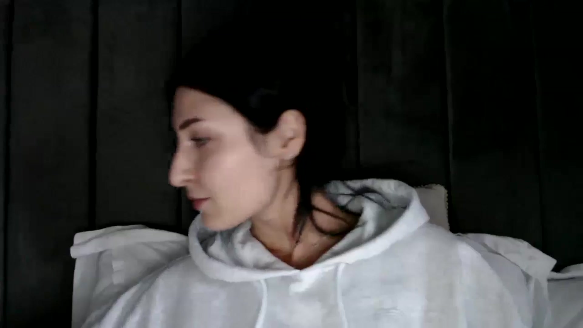 Gallery image thumbnail from Yara_77's myfreecams stream on, 02/01/2026, 15:08 image 6 of 20