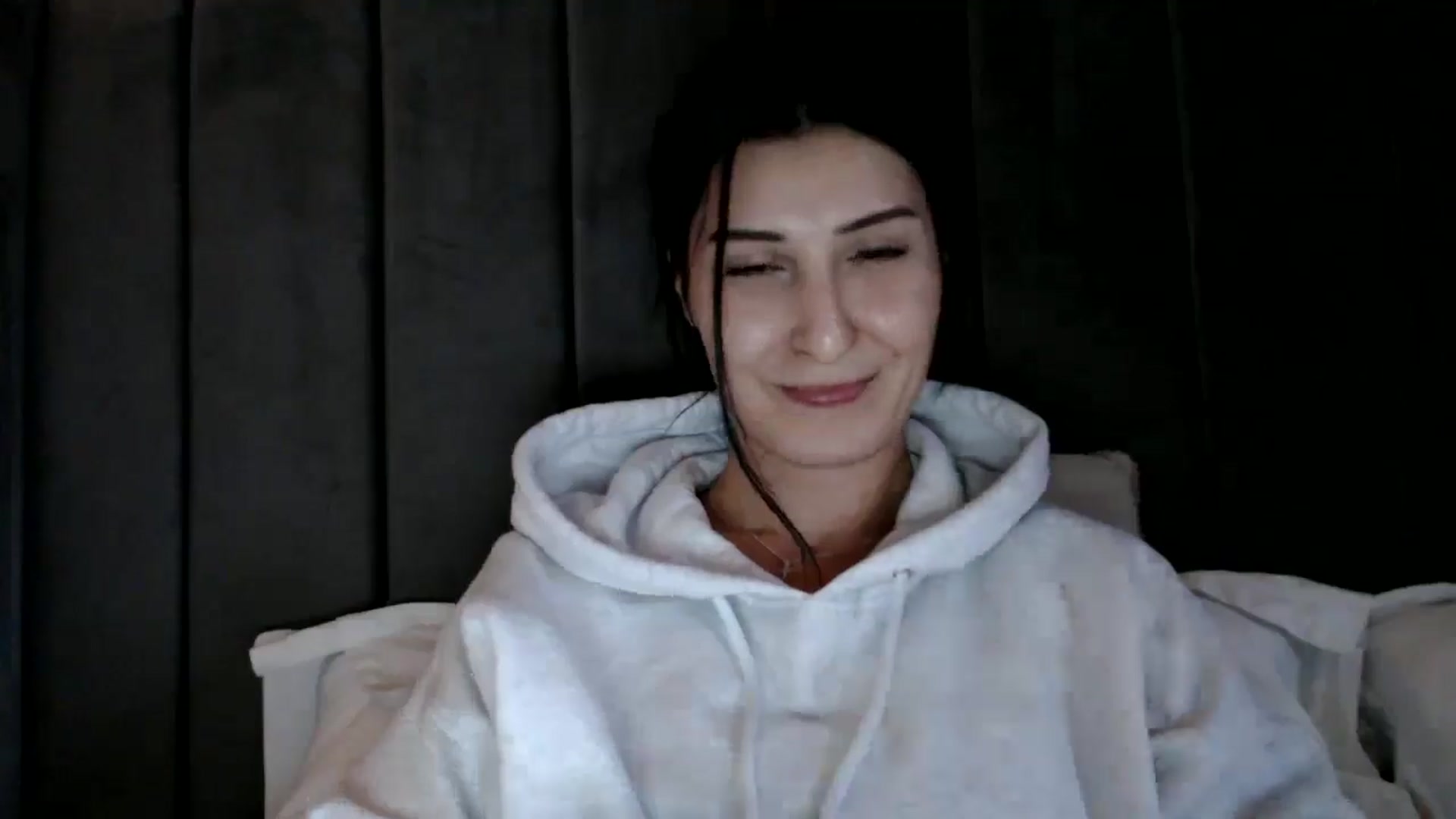 Gallery image thumbnail from Yara_77's myfreecams stream on, 02/01/2026, 15:19 image 7 of 20