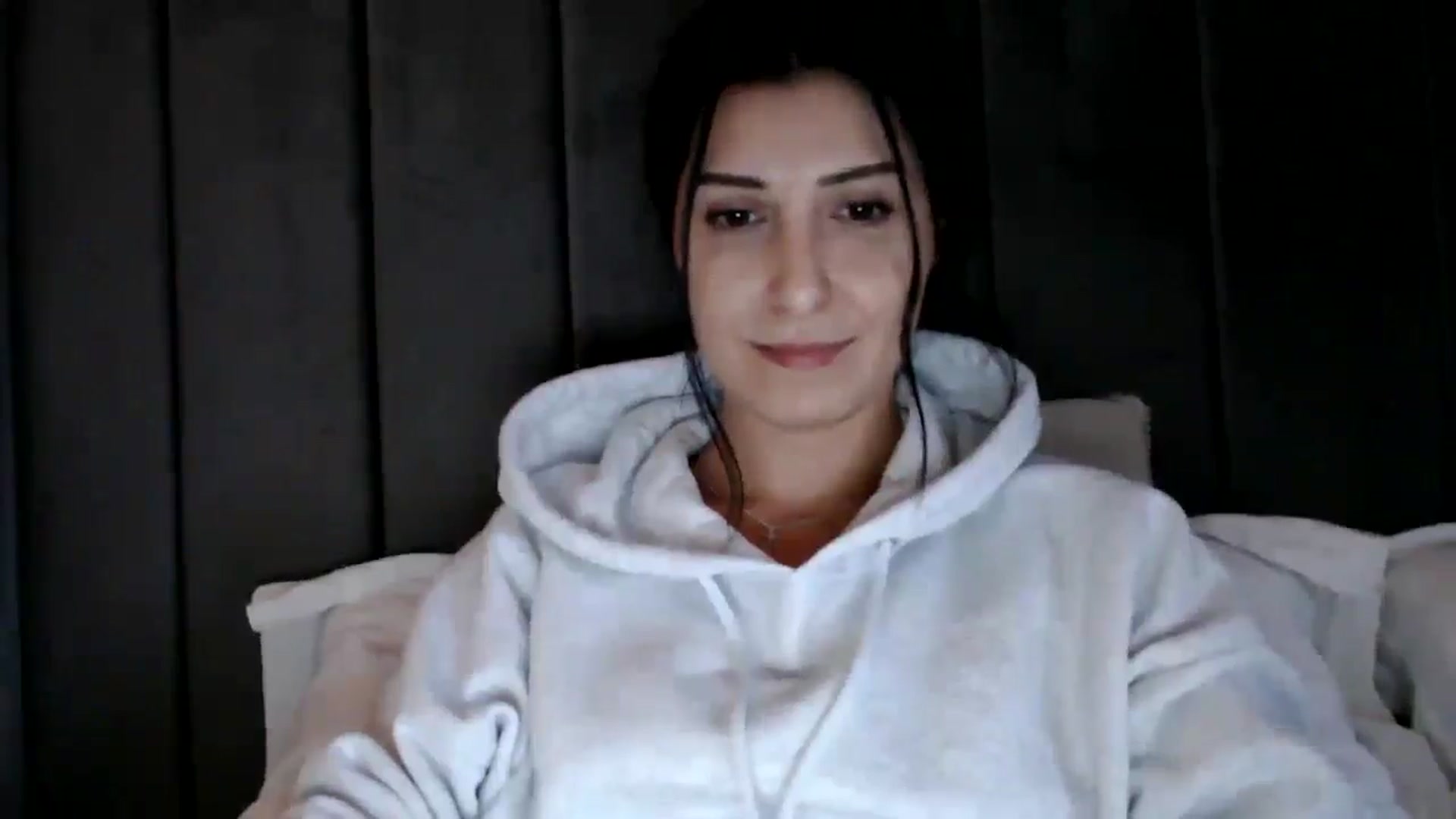 Gallery image thumbnail from Yara_77's myfreecams stream on, 02/01/2026, 15:19 image 18 of 20
