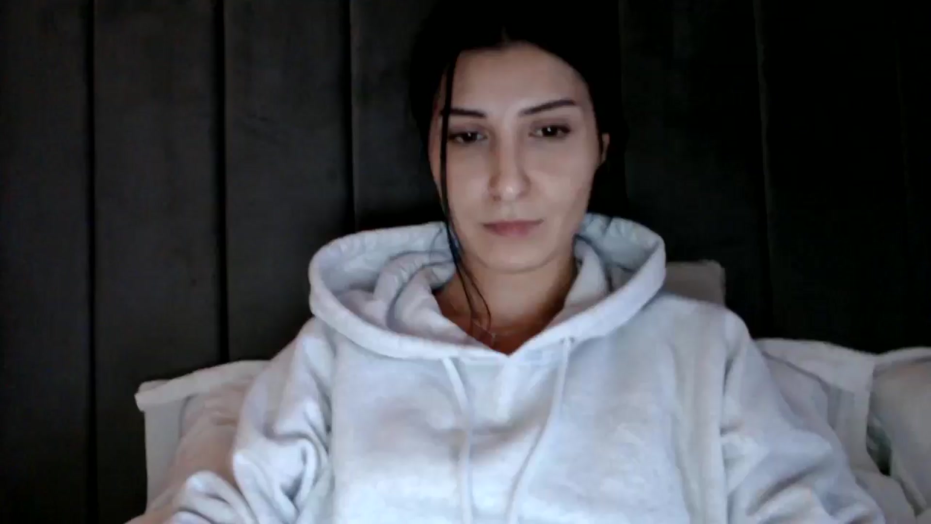Gallery image thumbnail from Yara_77's myfreecams stream on, 02/01/2026, 15:19 image 11 of 20