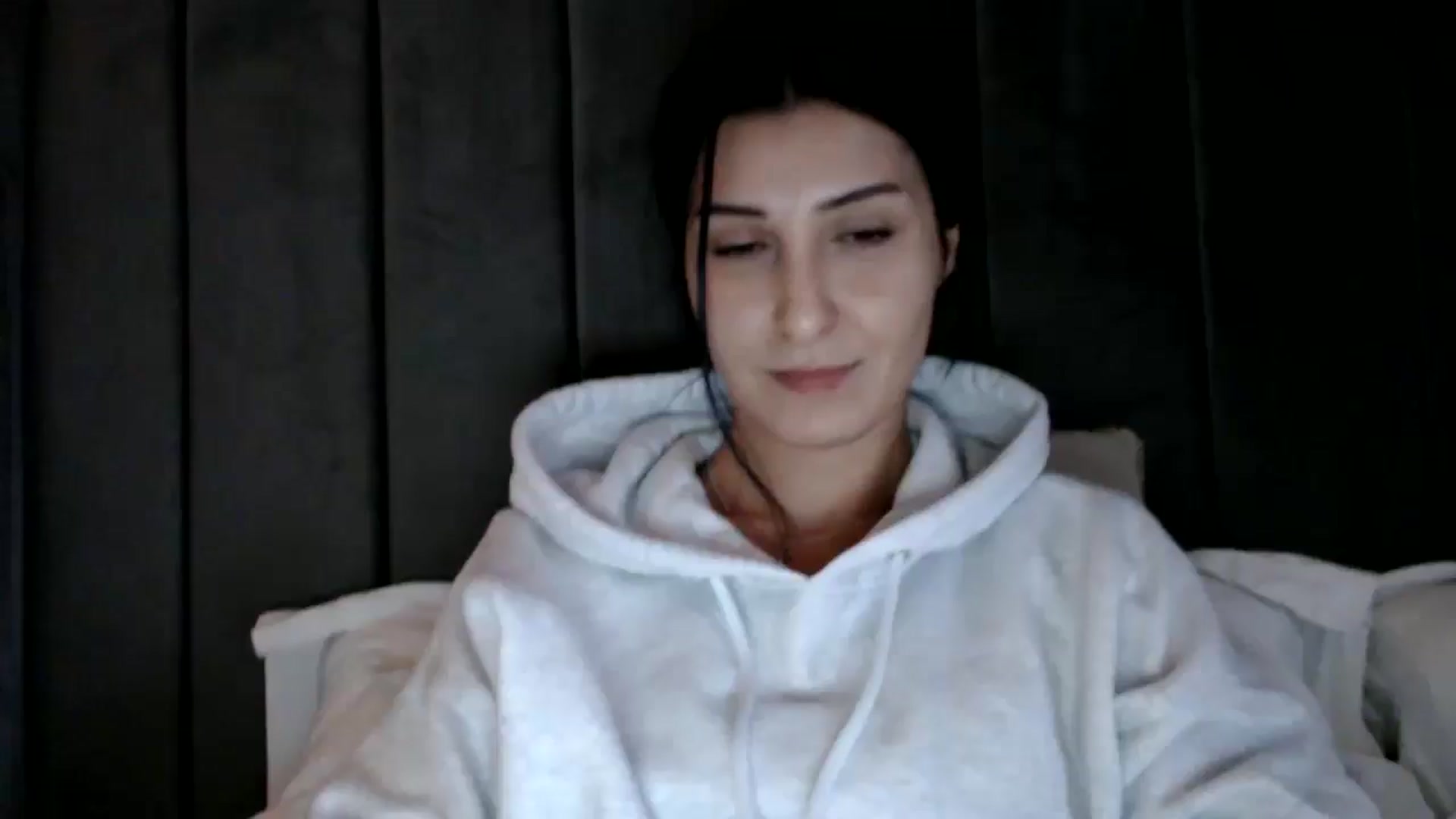 Gallery image thumbnail from Yara_77's myfreecams stream on, 02/01/2026, 15:19 image 6 of 20