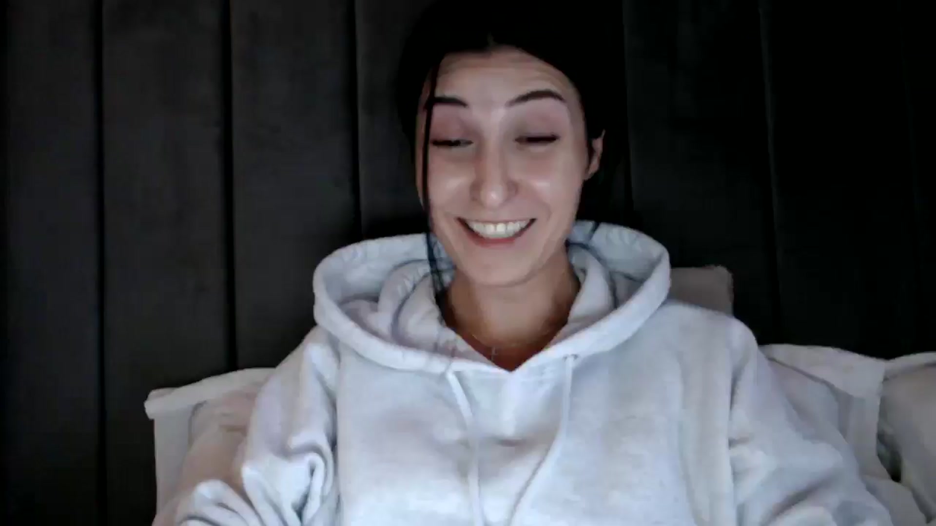 Gallery image thumbnail from Yara_77's myfreecams stream on, 02/01/2026, 15:19 image 14 of 20