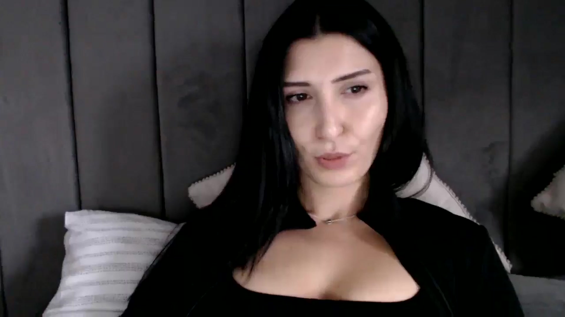 Gallery image thumbnail from Yara_77's myfreecams stream on, 02/04/2026, 11:26 image 11 of 20