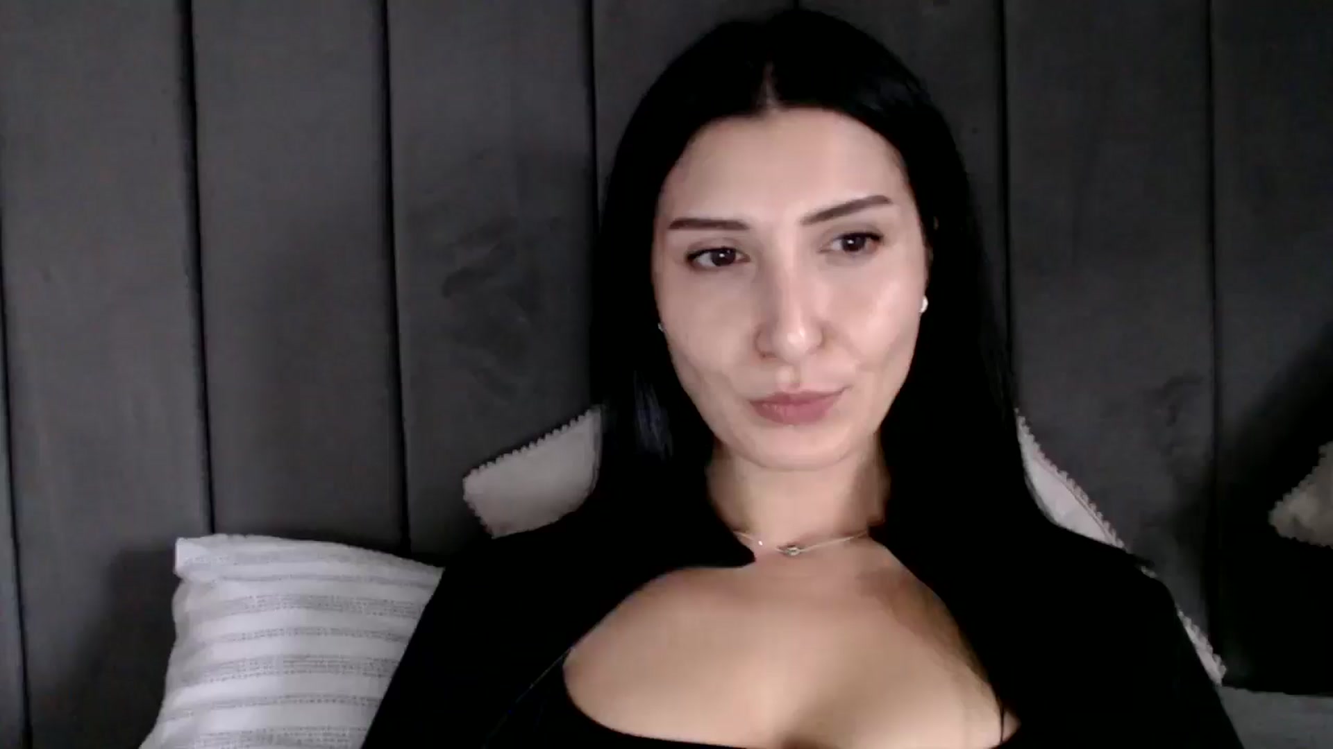 Gallery image thumbnail from Yara_77's myfreecams stream on, 02/04/2026, 11:26 image 9 of 20