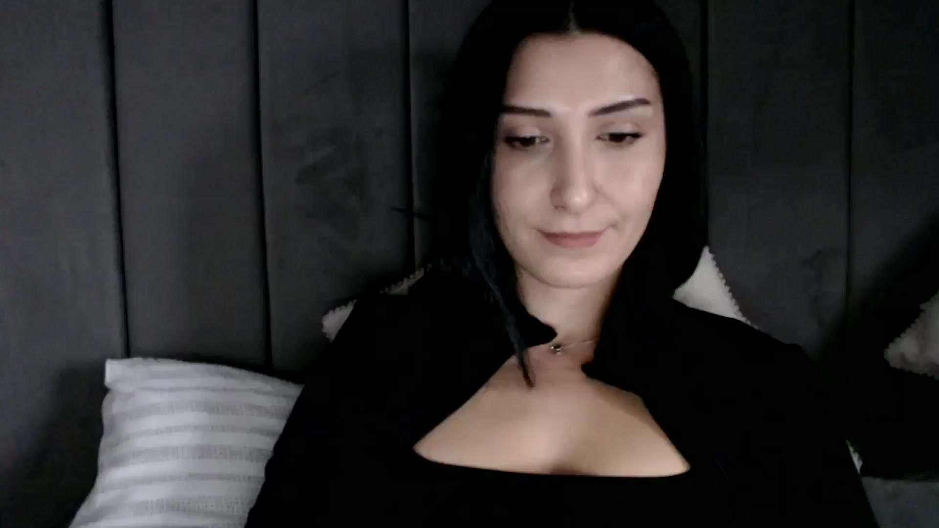 Gallery image thumbnail from Yara_77's myfreecams stream on, 02/04/2026, 11:26 image 18 of 20