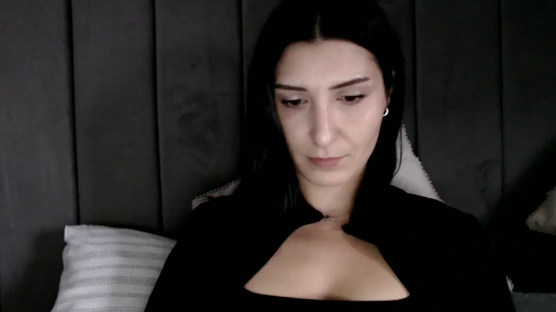 Gallery image thumbnail from Yara_77's myfreecams stream on, 02/04/2026, 11:26 image 17 of 20