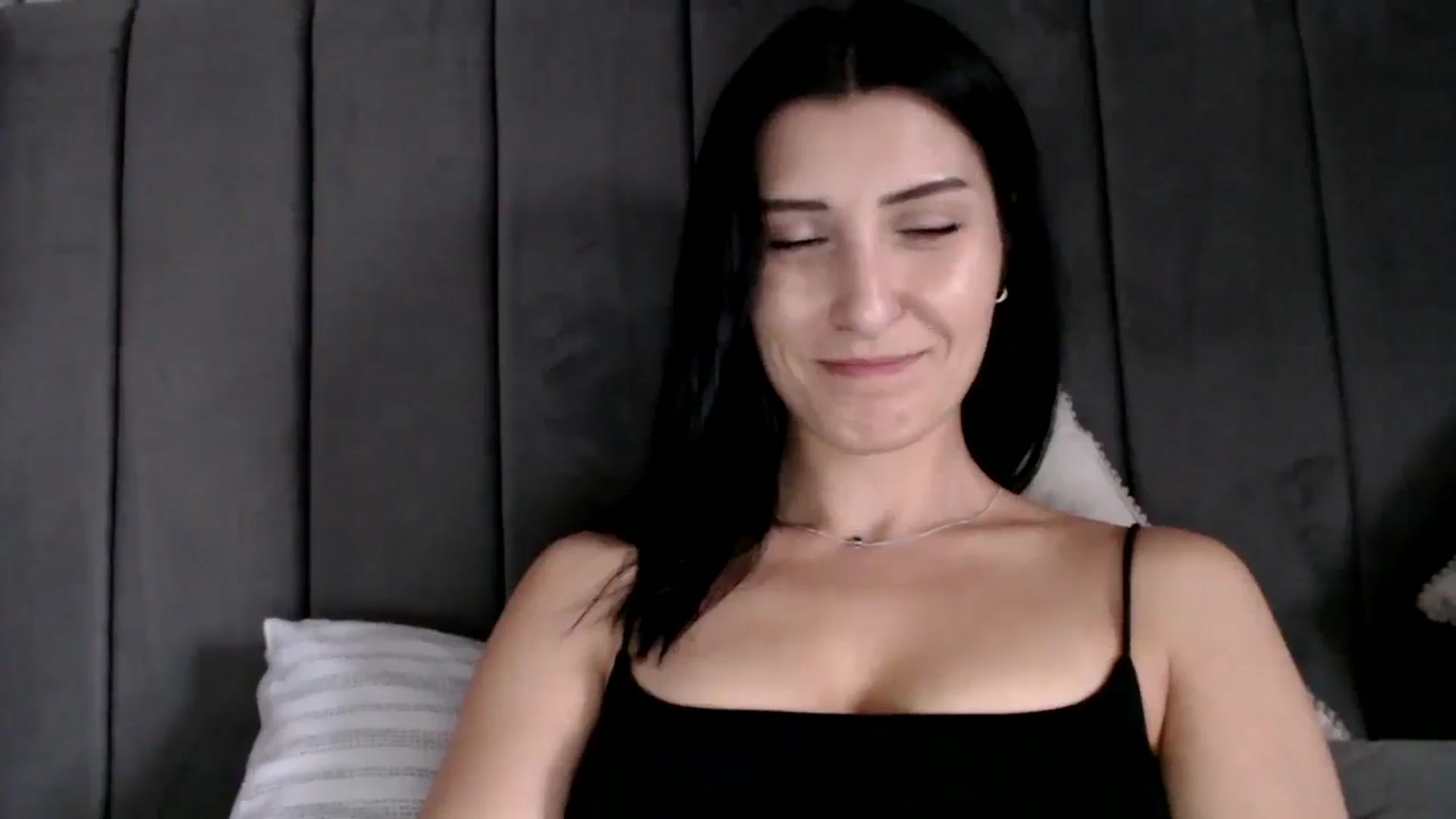 Gallery image thumbnail from Yara_77's myfreecams stream on, 02/04/2026, 11:26 image 3 of 20
