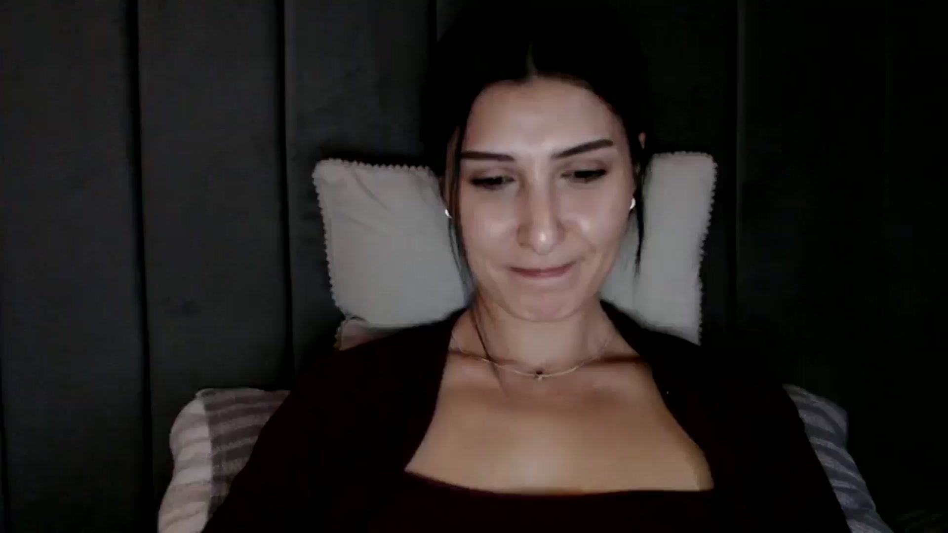 Gallery image thumbnail from Yara_77's myfreecams stream on, 02/06/2026, 13:02 image 16 of 20