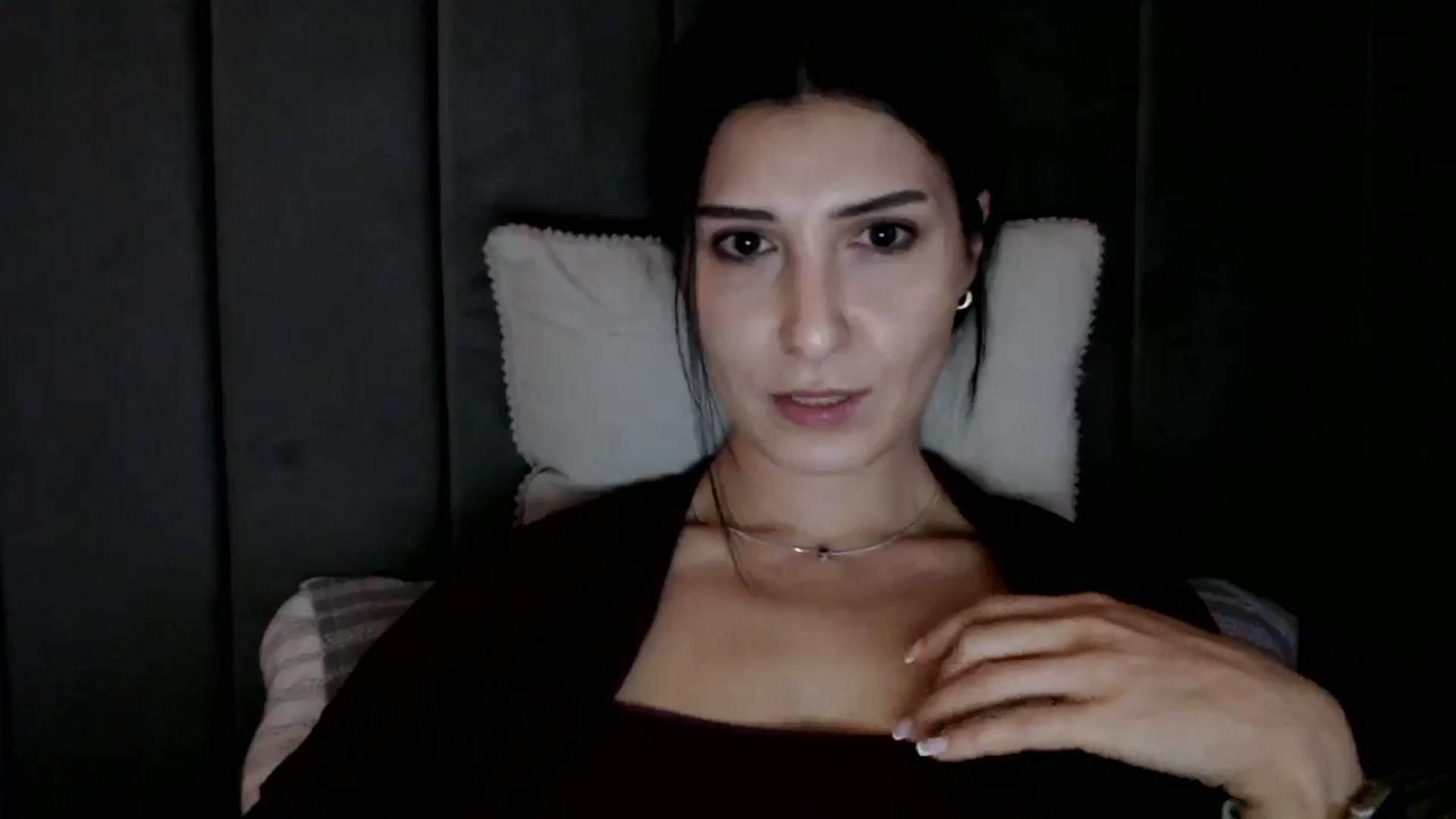 Gallery image thumbnail from Yara_77's myfreecams stream on, 02/06/2026, 13:02 image 15 of 20