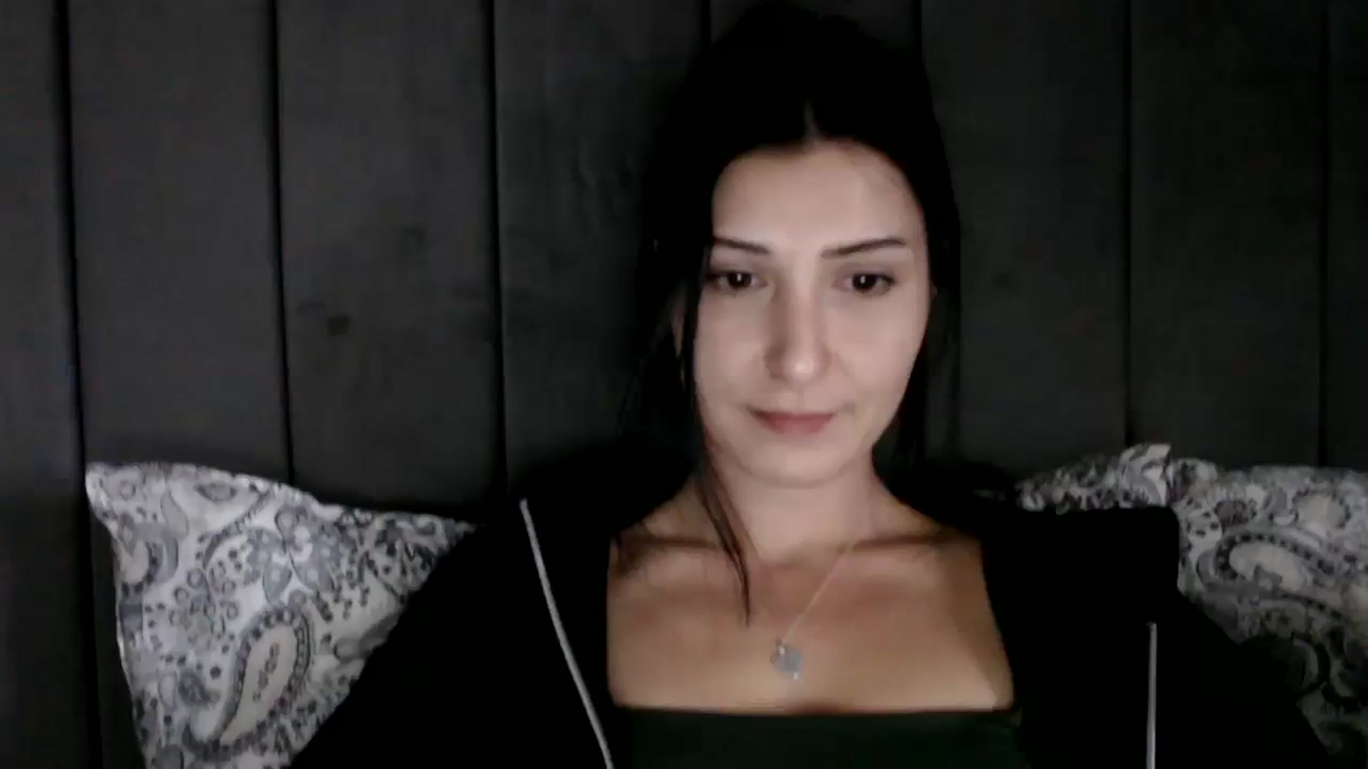 Gallery image thumbnail from Yara_77's myfreecams stream on, 02/19/2026, 12:27 image 16 of 20