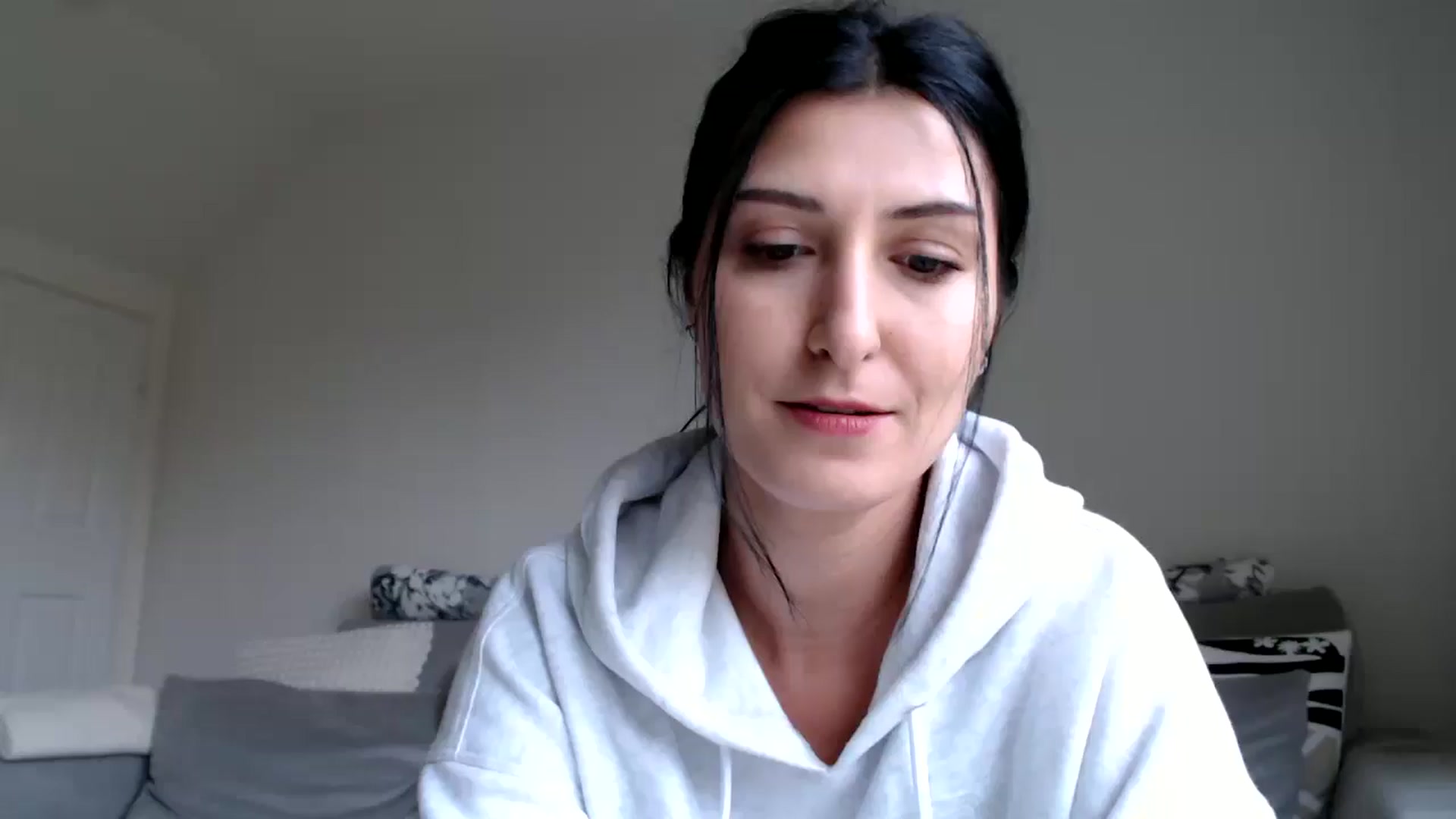 Gallery image thumbnail from Yara_77's myfreecams stream on, 03/01/2026, 15:55 image 15 of 20