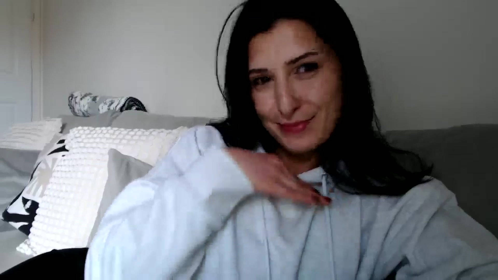 Gallery image thumbnail from Yara_77's myfreecams stream on, 03/01/2026, 15:55 image 5 of 20