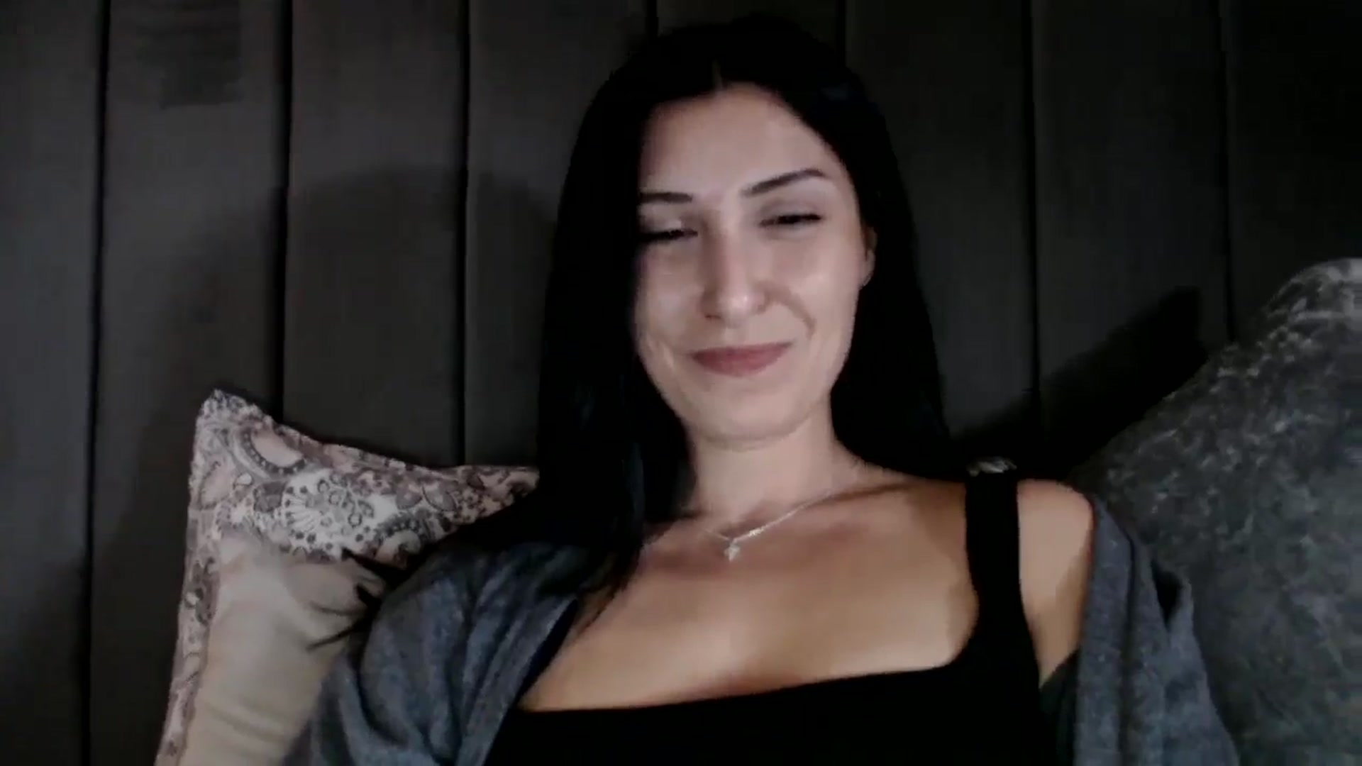 Gallery image thumbnail from Yara_77's myfreecams stream on, 03/10/2026, 15:57 image 11 of 20
