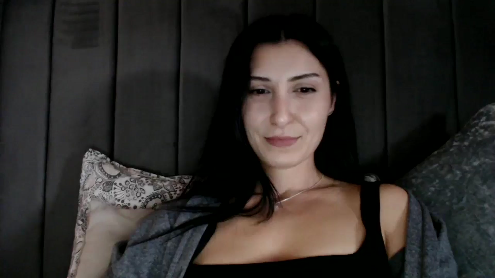 Gallery image thumbnail from Yara_77's myfreecams stream on, 03/10/2026, 15:57 image 8 of 20