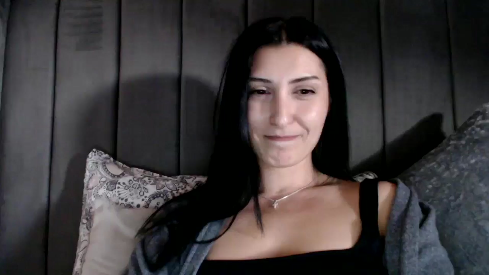 Gallery image thumbnail from Yara_77's myfreecams stream on, 03/10/2026, 15:57 image 16 of 20