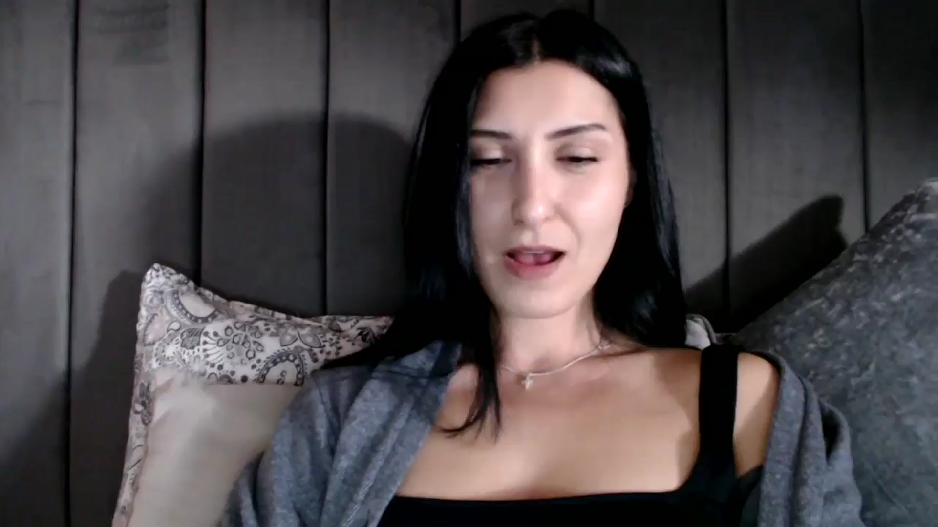 Gallery image thumbnail from Yara_77's myfreecams stream on, 03/10/2026, 15:57 image 17 of 20