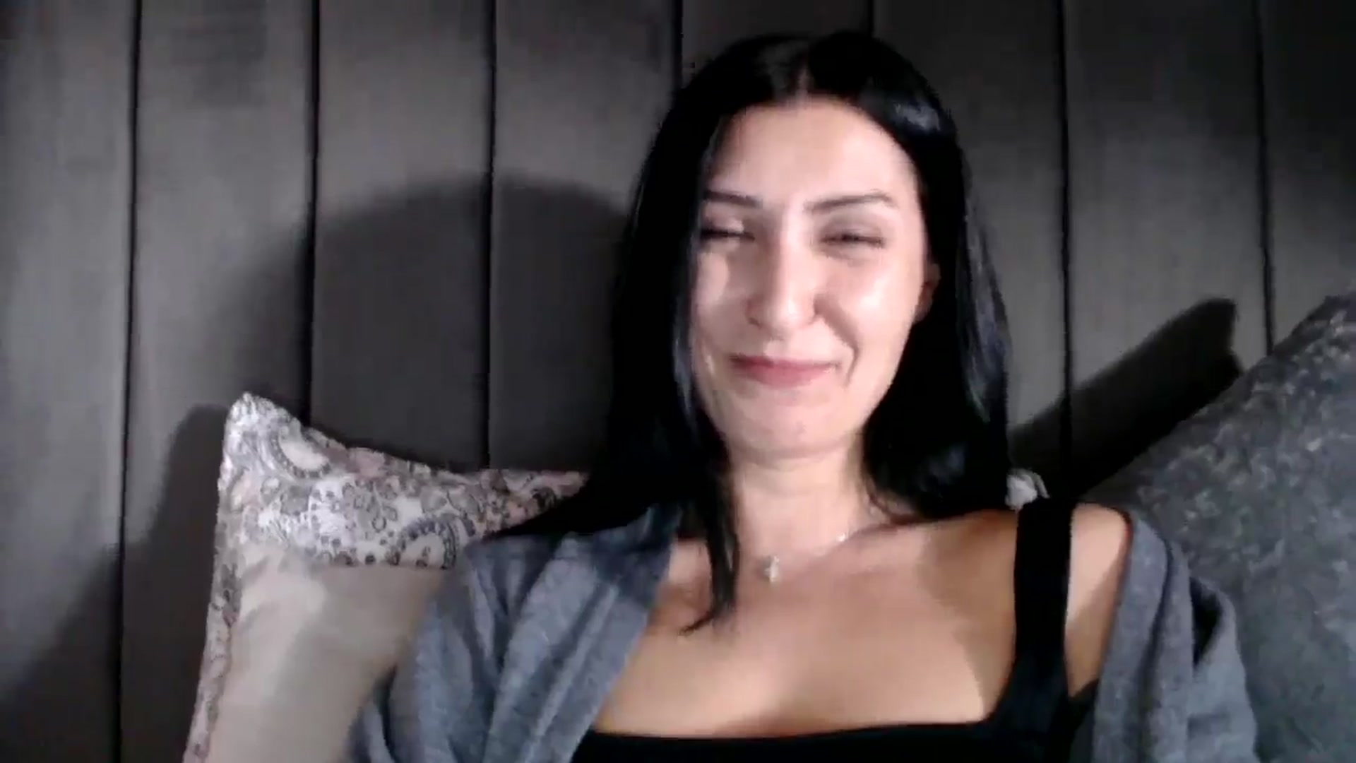 Gallery image thumbnail from Yara_77's myfreecams stream on, 03/10/2026, 15:57 image 18 of 20