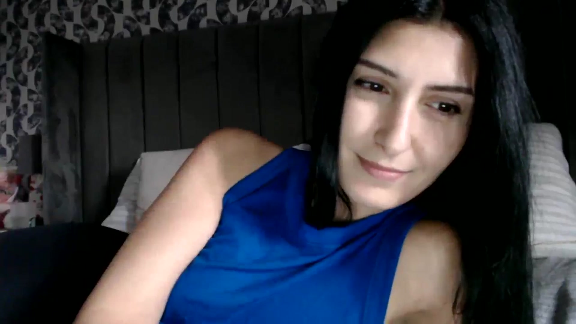 Gallery image thumbnail from Yara_77's myfreecams stream on, 03/20/2026, 16:53 image 18 of 20