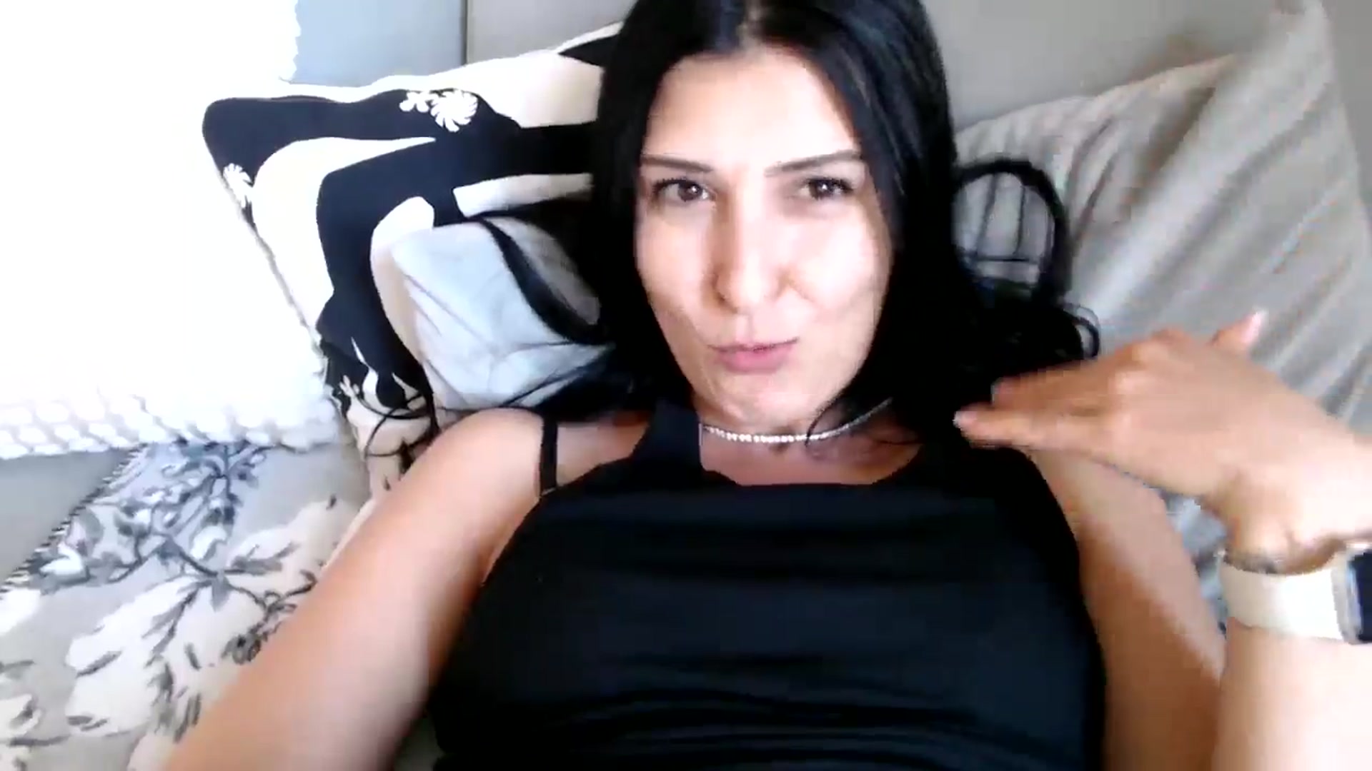Gallery image thumbnail from Yara_77's myfreecams stream on, 04/02/2026, 16:18 image 6 of 20