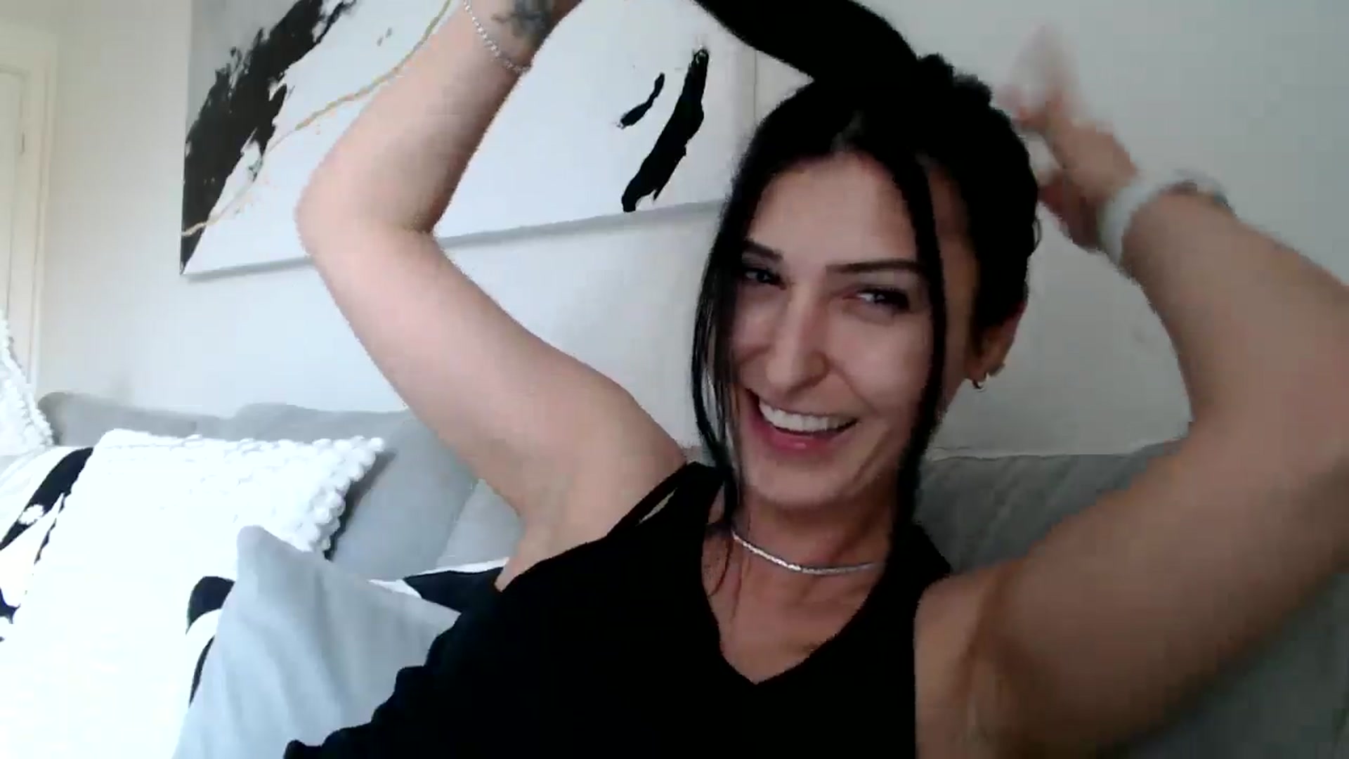 Gallery image thumbnail from Yara_77's myfreecams stream on, 04/02/2026, 16:18 image 18 of 20