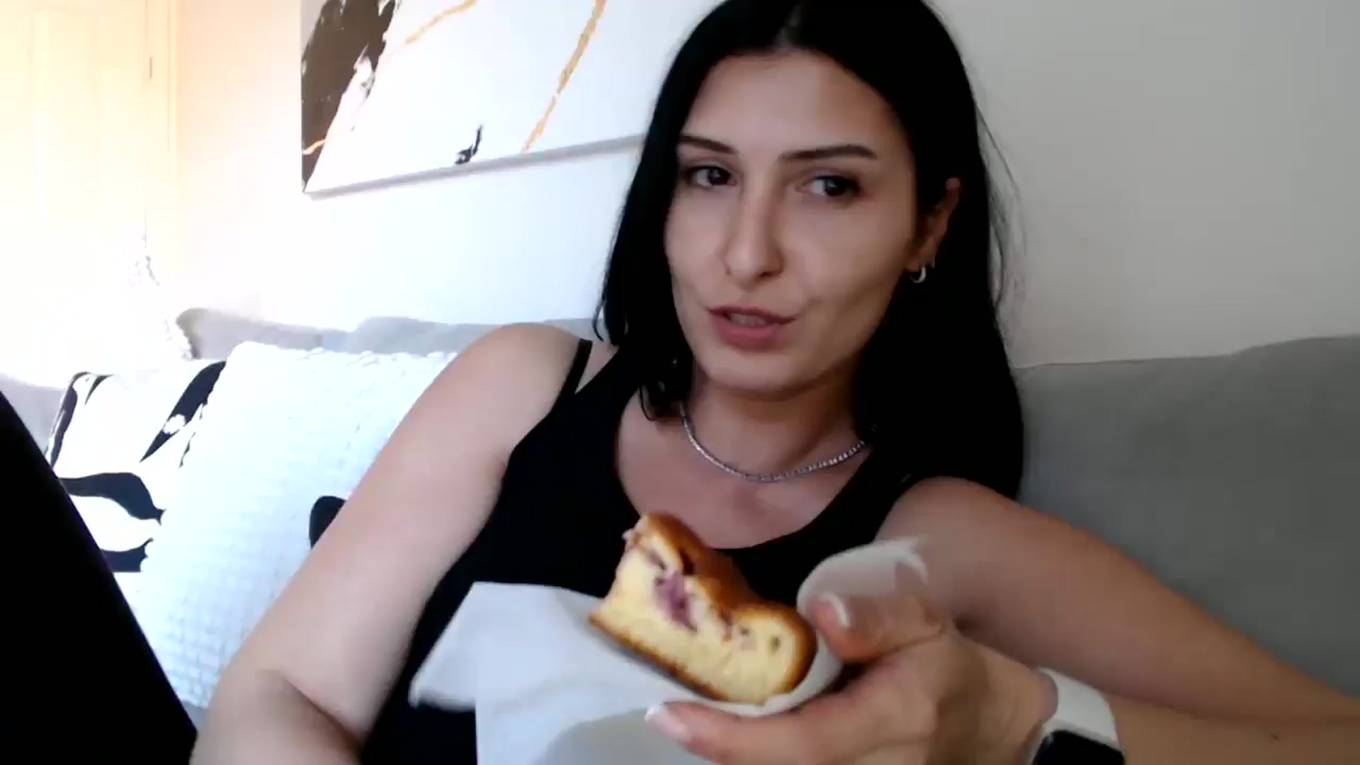 Gallery image thumbnail from Yara_77's myfreecams stream on, 04/02/2026, 16:18 image 1 of 20
