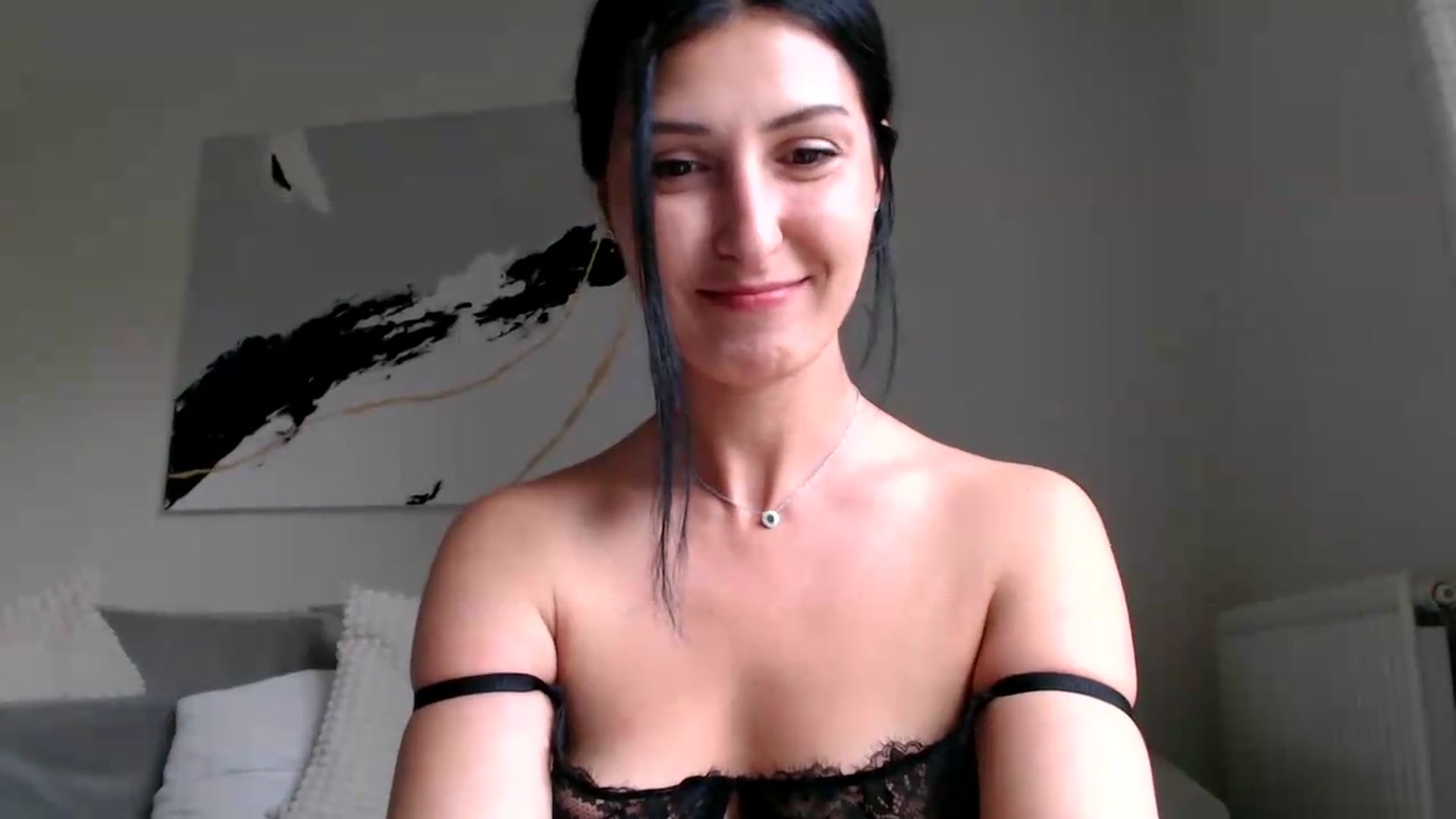 Gallery image thumbnail from Yara_77's myfreecams stream on, 05/06/2026, 13:26 image 10 of 20