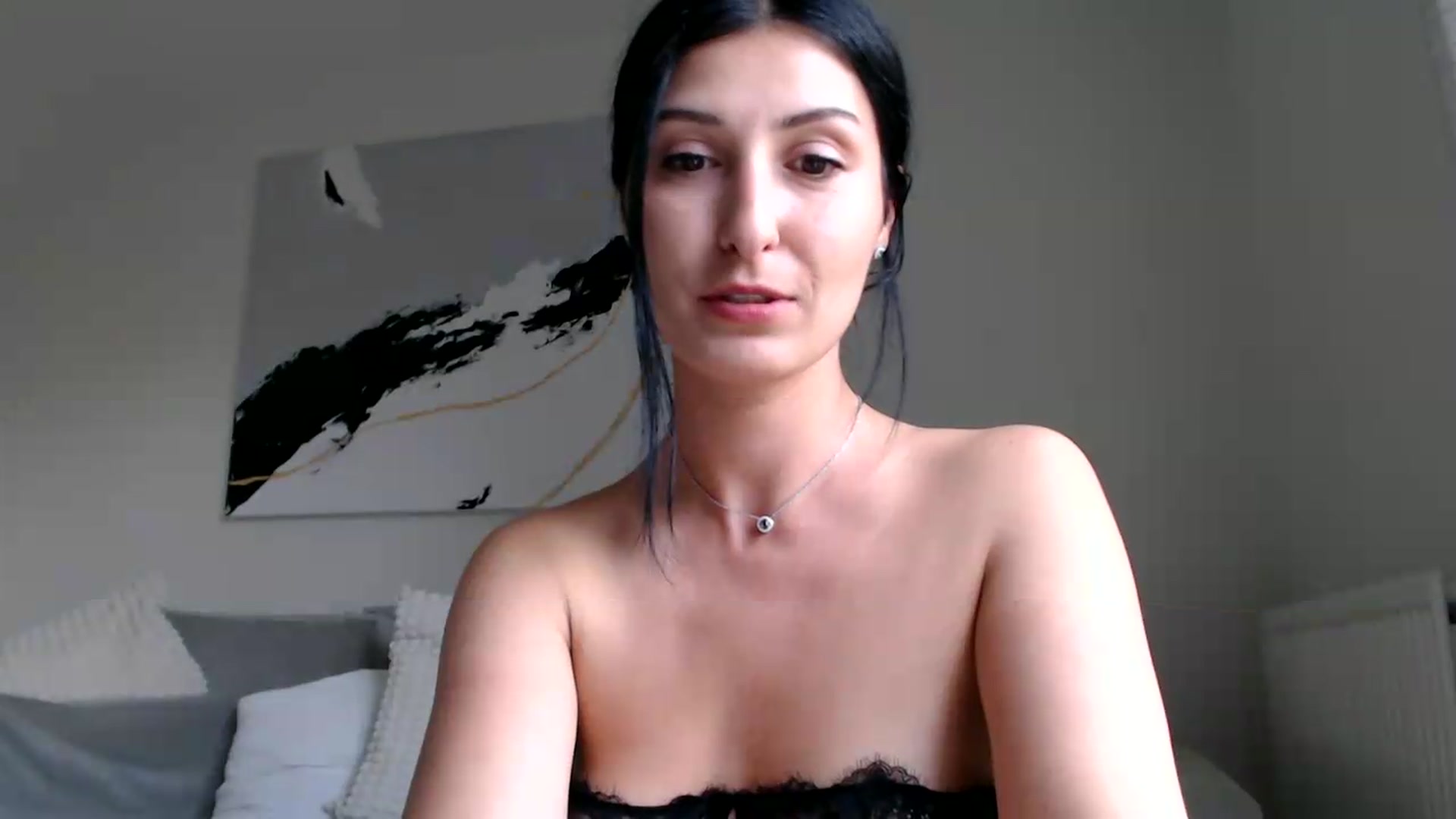 Gallery image thumbnail from Yara_77's myfreecams stream on, 05/06/2026, 13:26 image 17 of 20