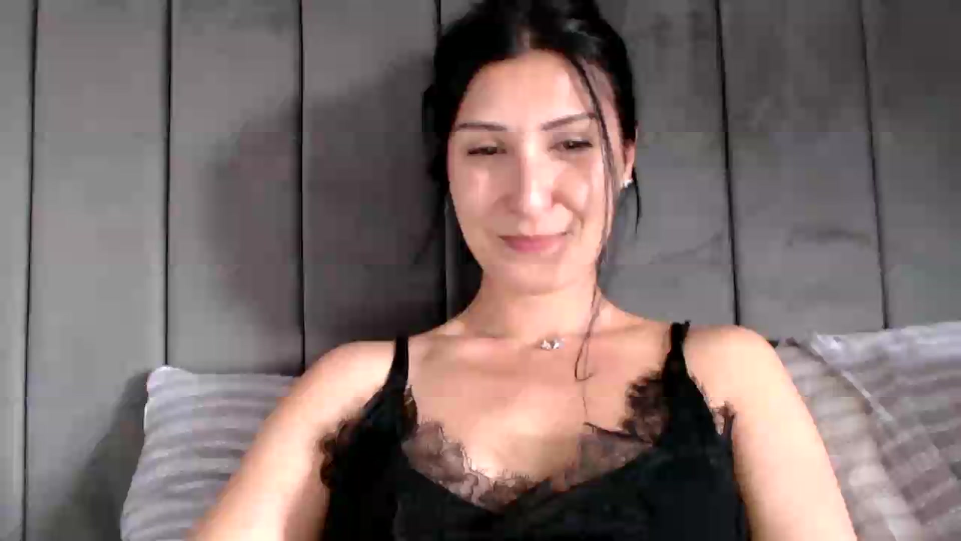 Gallery image thumbnail from Yara_77's myfreecams stream on, 05/10/2026, 12:47 image 9 of 20