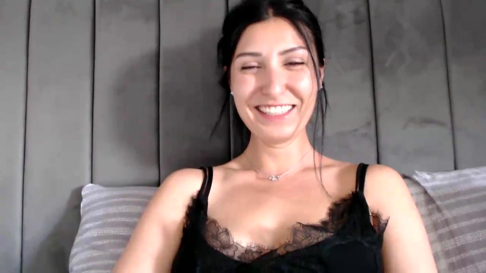 Gallery image thumbnail from Yara_77's myfreecams stream on, 05/10/2026, 12:47 image 3 of 20