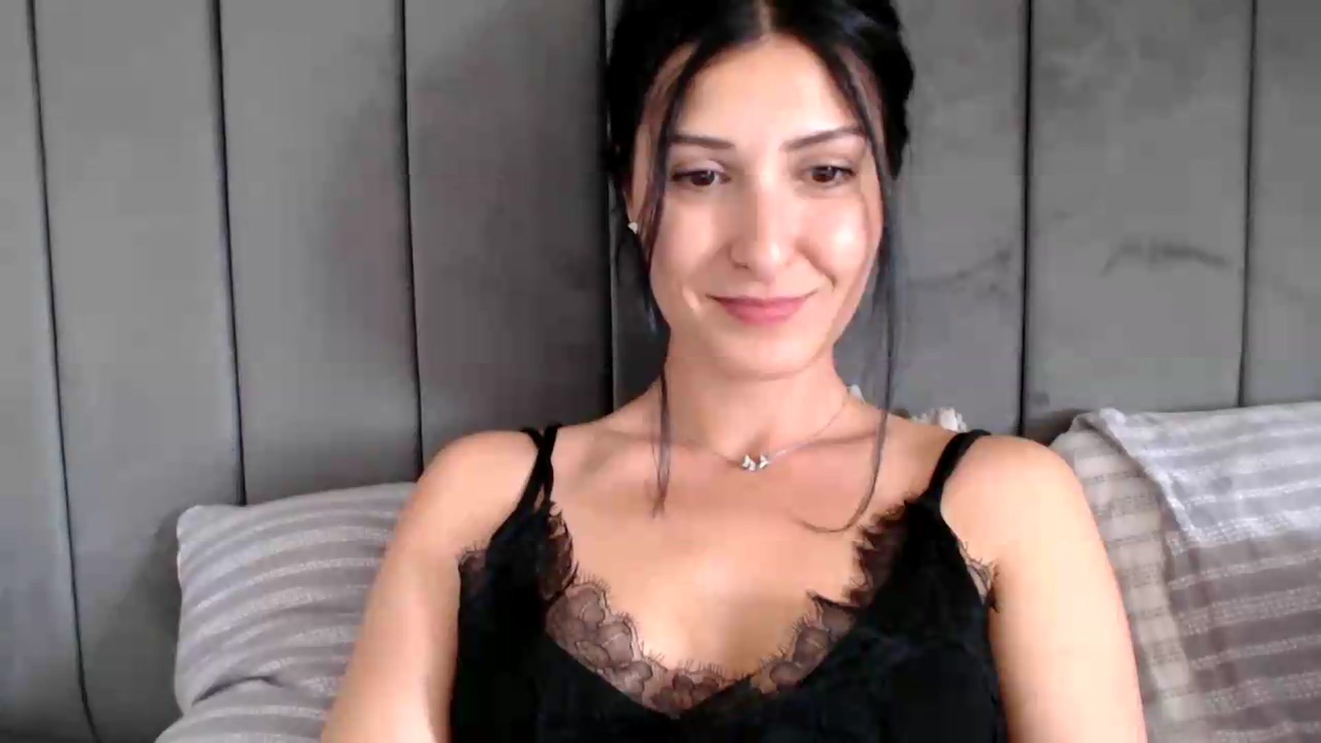 Gallery image thumbnail from Yara_77's myfreecams stream on, 05/10/2026, 13:18 image 5 of 20