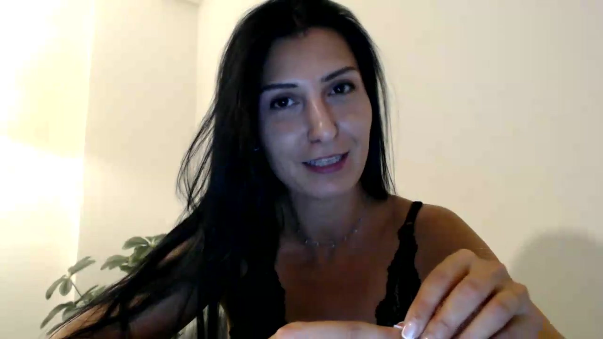 Gallery image thumbnail from Yara_77's myfreecams stream on, 05/30/2026, 19:28 image 11 of 20