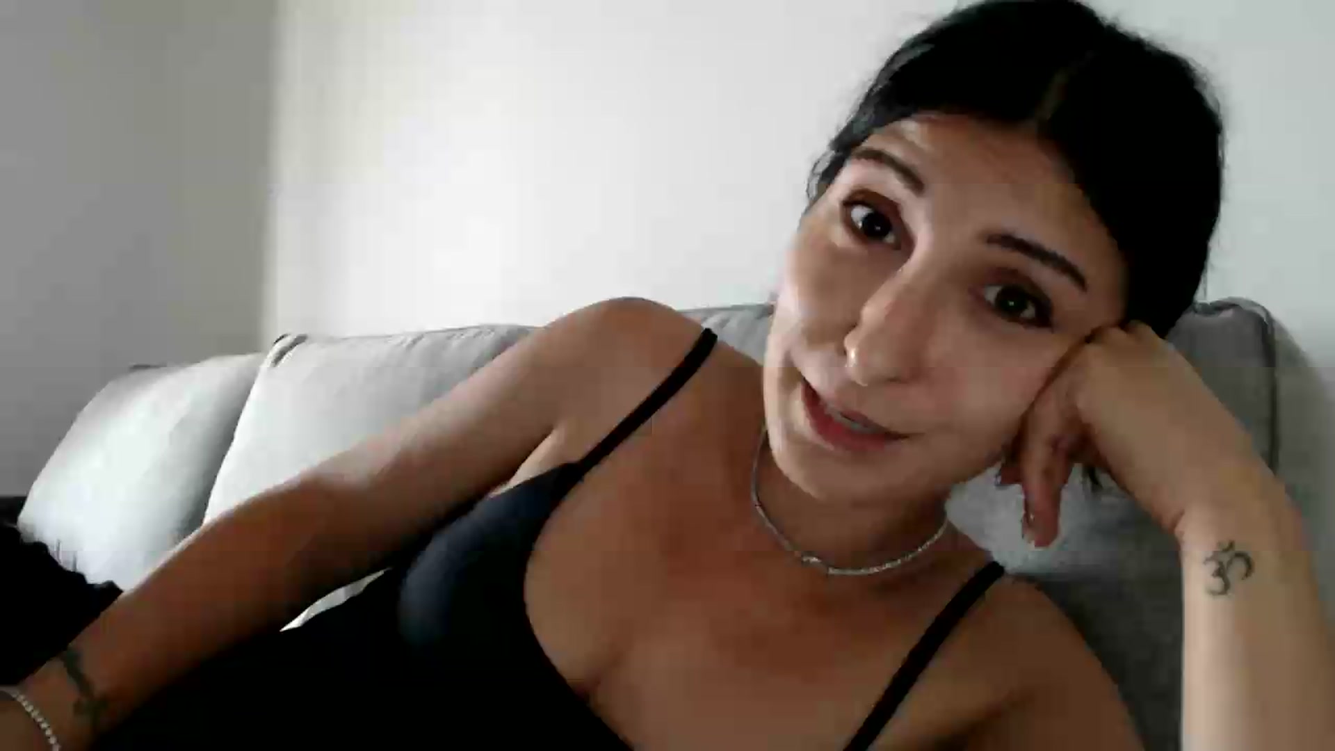 Gallery image thumbnail from Yara_77's myfreecams stream on, 06/04/2026, 12:11 image 7 of 20