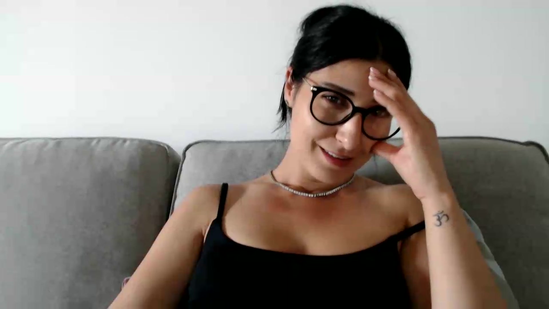 Gallery image thumbnail from Yara_77's myfreecams stream on, 06/04/2026, 12:11 image 3 of 20