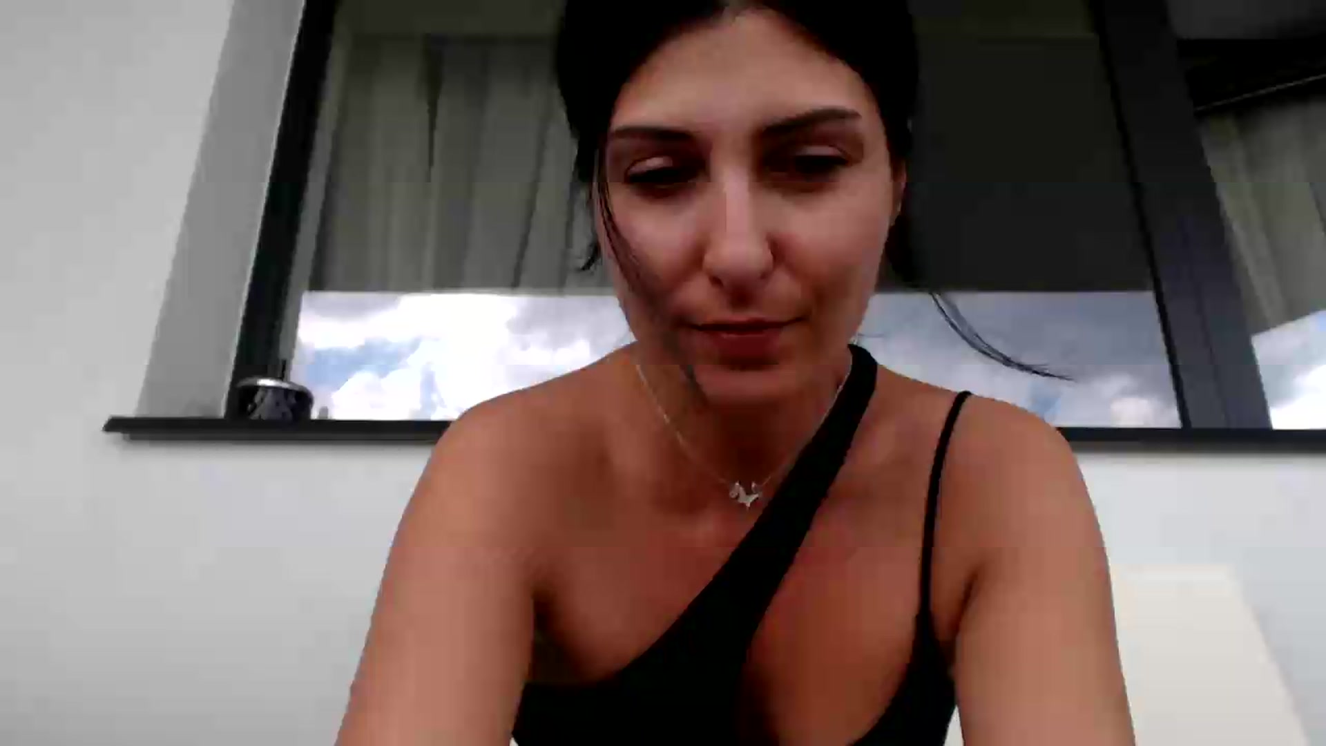 Gallery image thumbnail from Yara_77's myfreecams stream on, 06/08/2026, 14:34 image 6 of 20