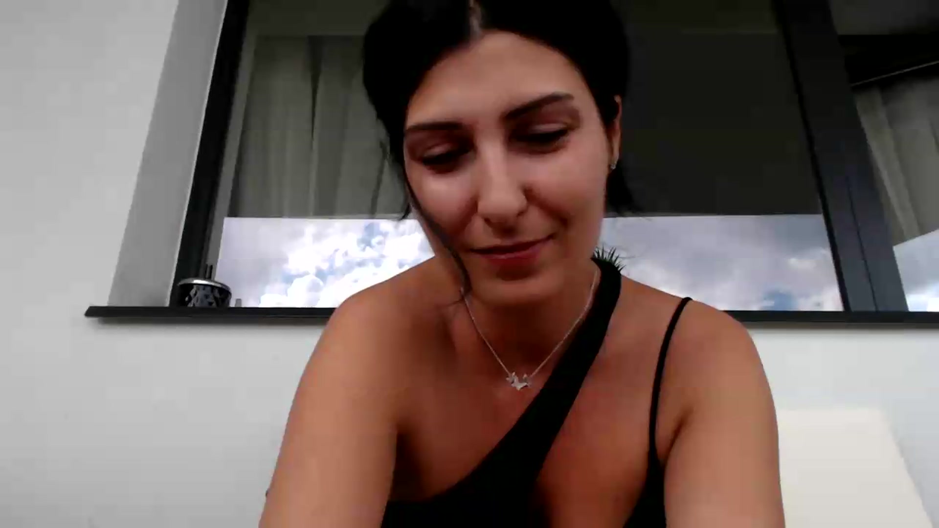 Gallery image thumbnail from Yara_77's myfreecams stream on, 06/08/2026, 14:34 image 7 of 20