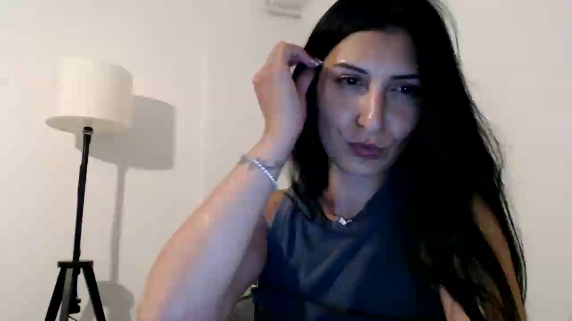 Gallery image thumbnail from Yara_77's myfreecams stream on, 06/08/2026, 18:49 image 12 of 20