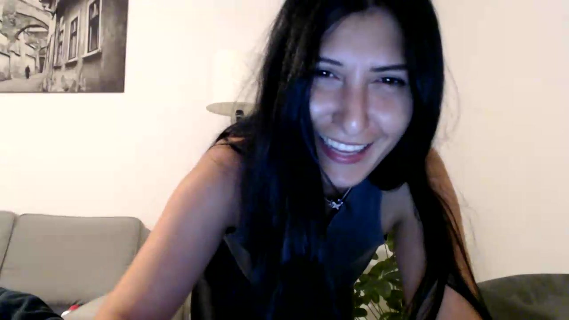 Gallery image thumbnail from Yara_77's myfreecams stream on, 06/08/2026, 18:49 image 7 of 20