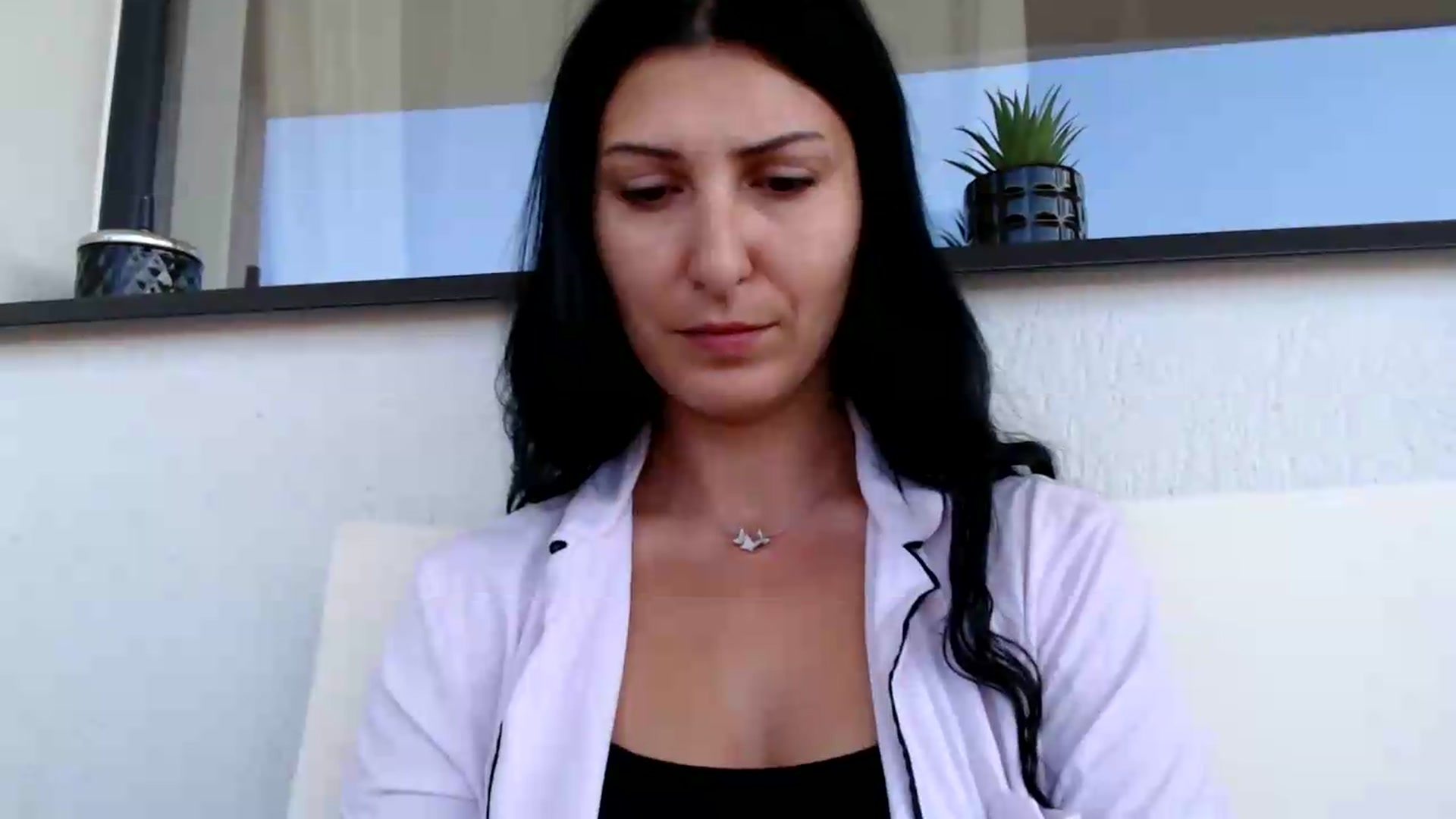 Gallery image thumbnail from Yara_77's myfreecams stream on, 06/09/2026, 07:11 image 3 of 20