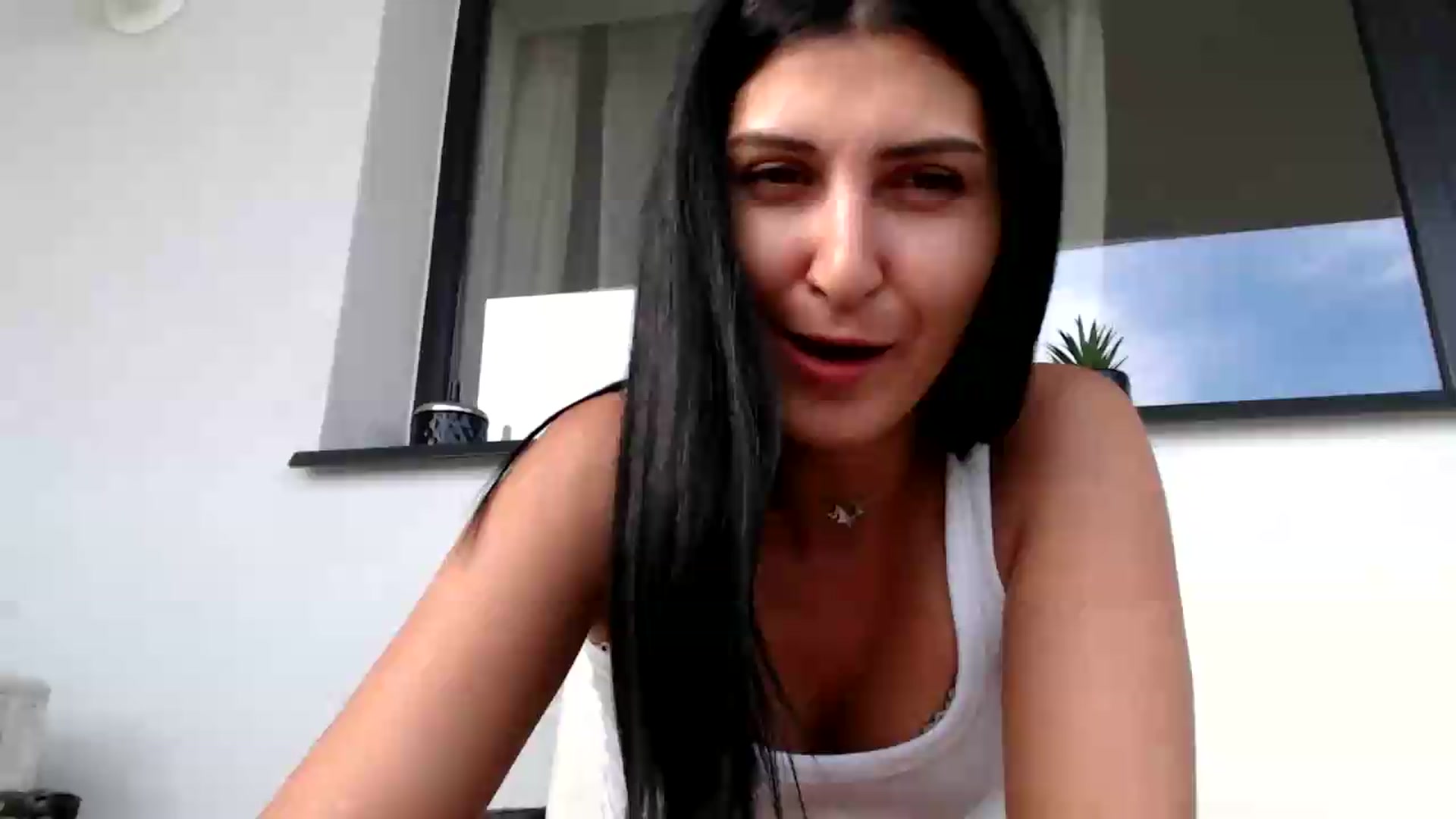 Gallery image thumbnail from Yara_77's myfreecams stream on, 06/10/2026, 15:09 image 7 of 20