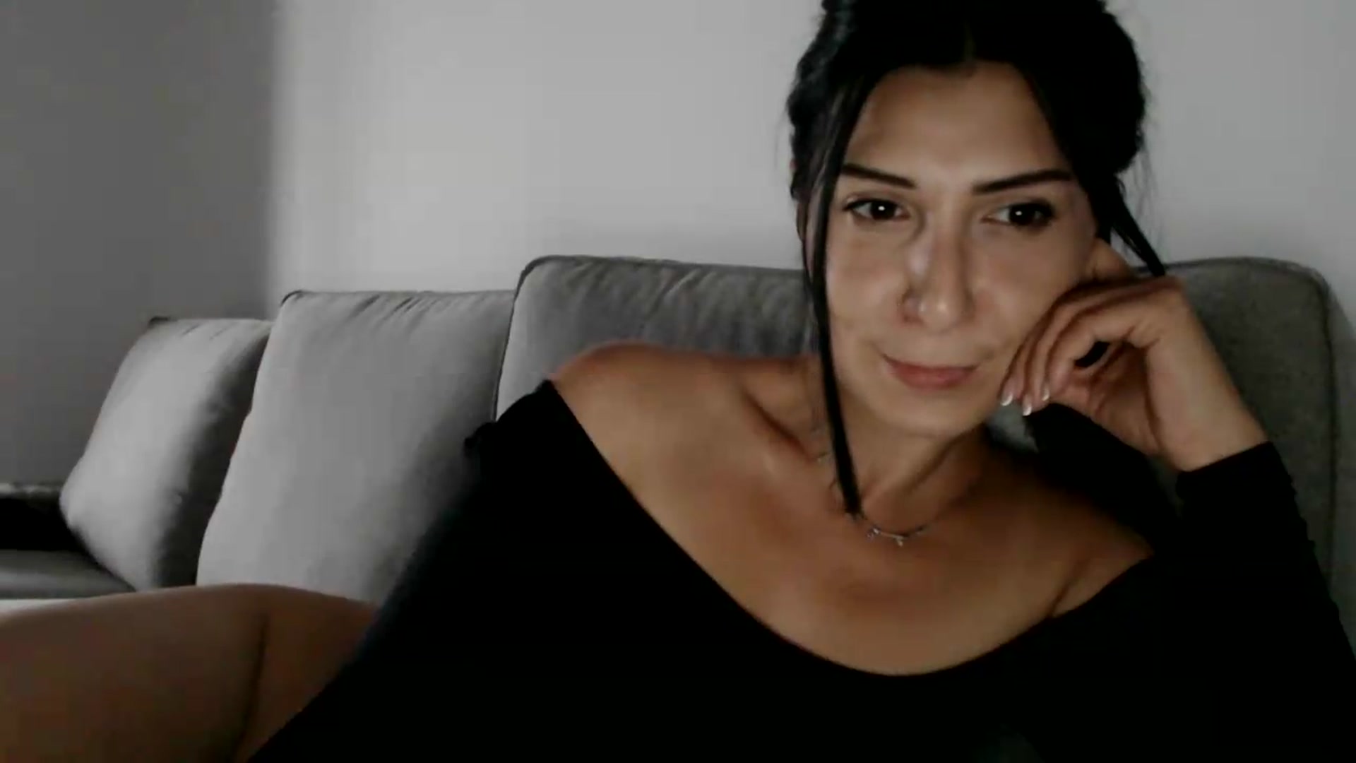 Gallery image thumbnail from Yara_77's myfreecams stream on, 06/12/2026, 09:42 image 18 of 20