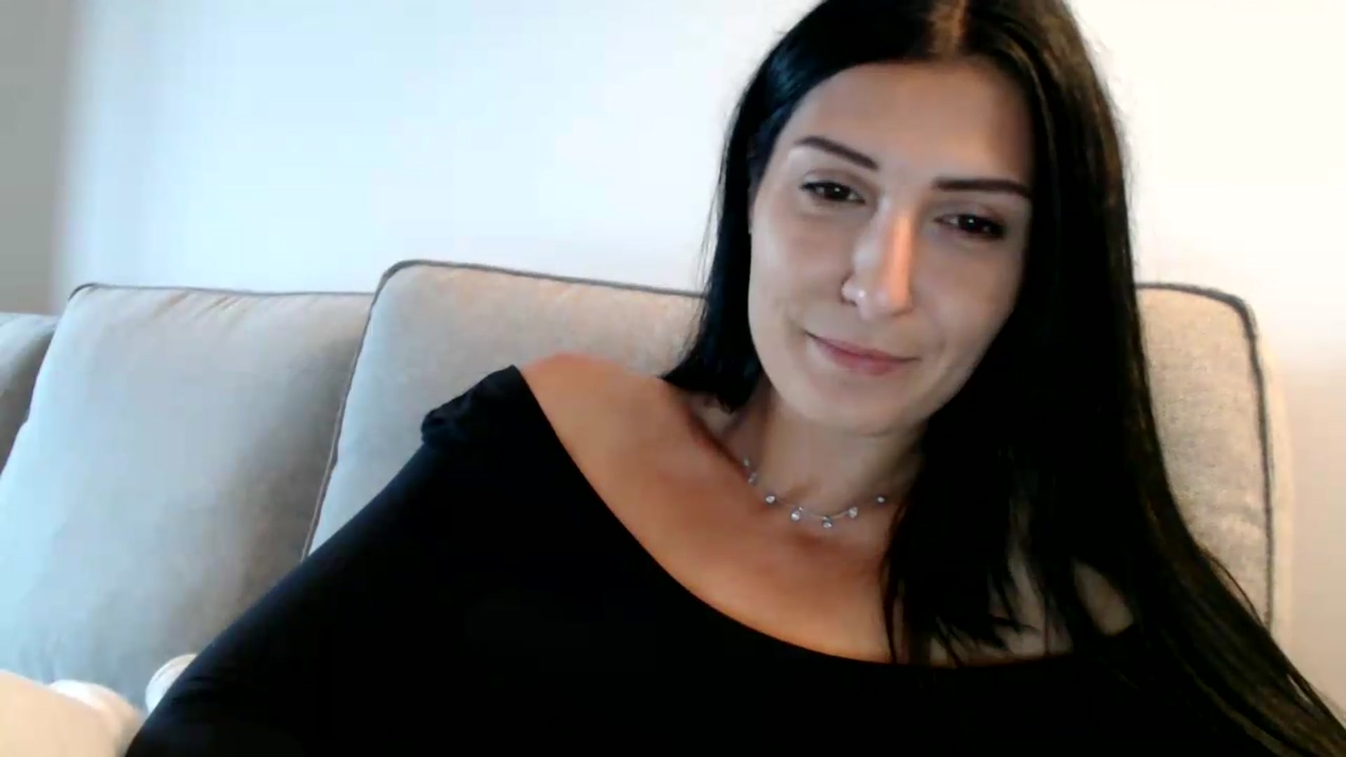 Gallery image thumbnail from Yara_77's myfreecams stream on, 06/12/2026, 10:55 image 4 of 20