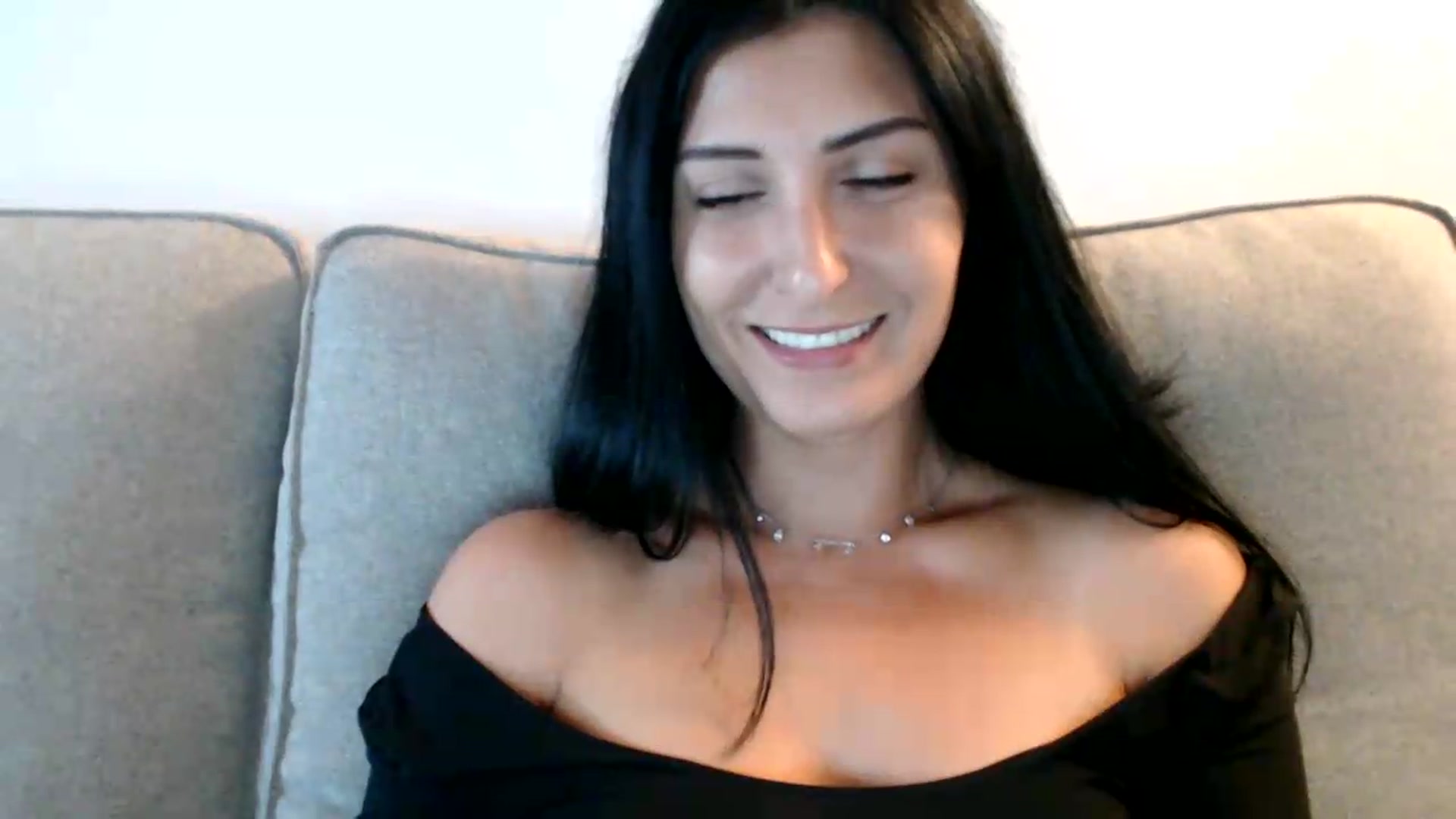 Gallery image thumbnail from Yara_77's myfreecams stream on, 06/12/2026, 10:55 image 10 of 20