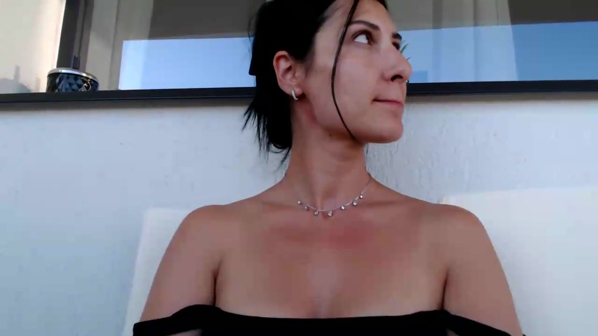 Gallery image thumbnail from Yara_77's myfreecams stream on, 06/15/2026, 16:23 image 9 of 20