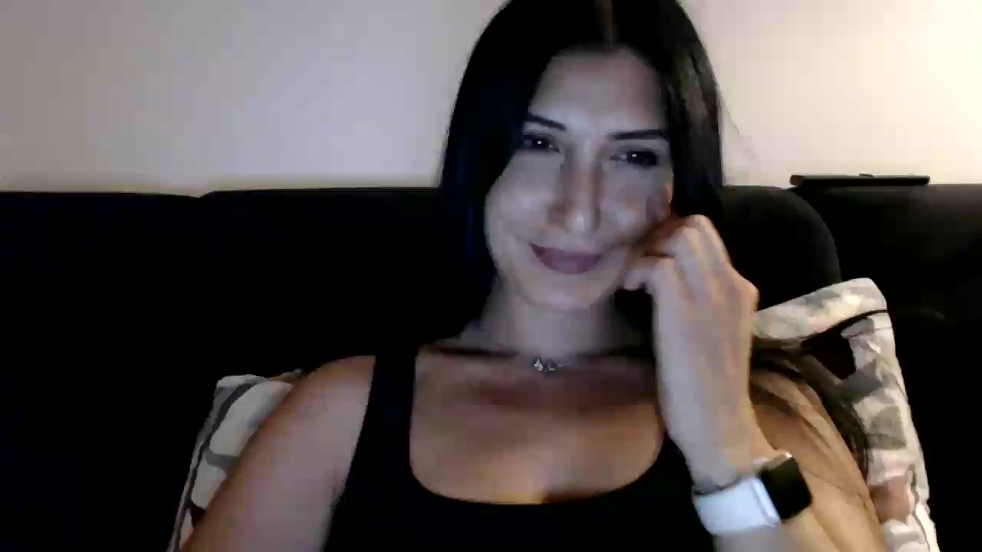 Gallery image thumbnail from Yara_77's myfreecams stream on, 06/18/2026, 19:32 image 1 of 20