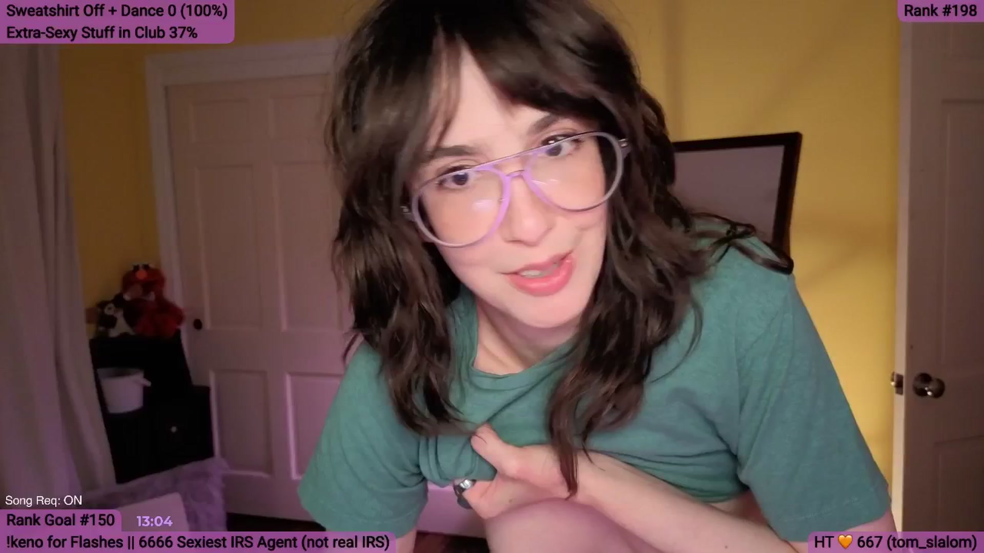 Gallery image thumbnail from Yarrow's myfreecams stream on, 04/16/2026, 04:27 image 9 of 20