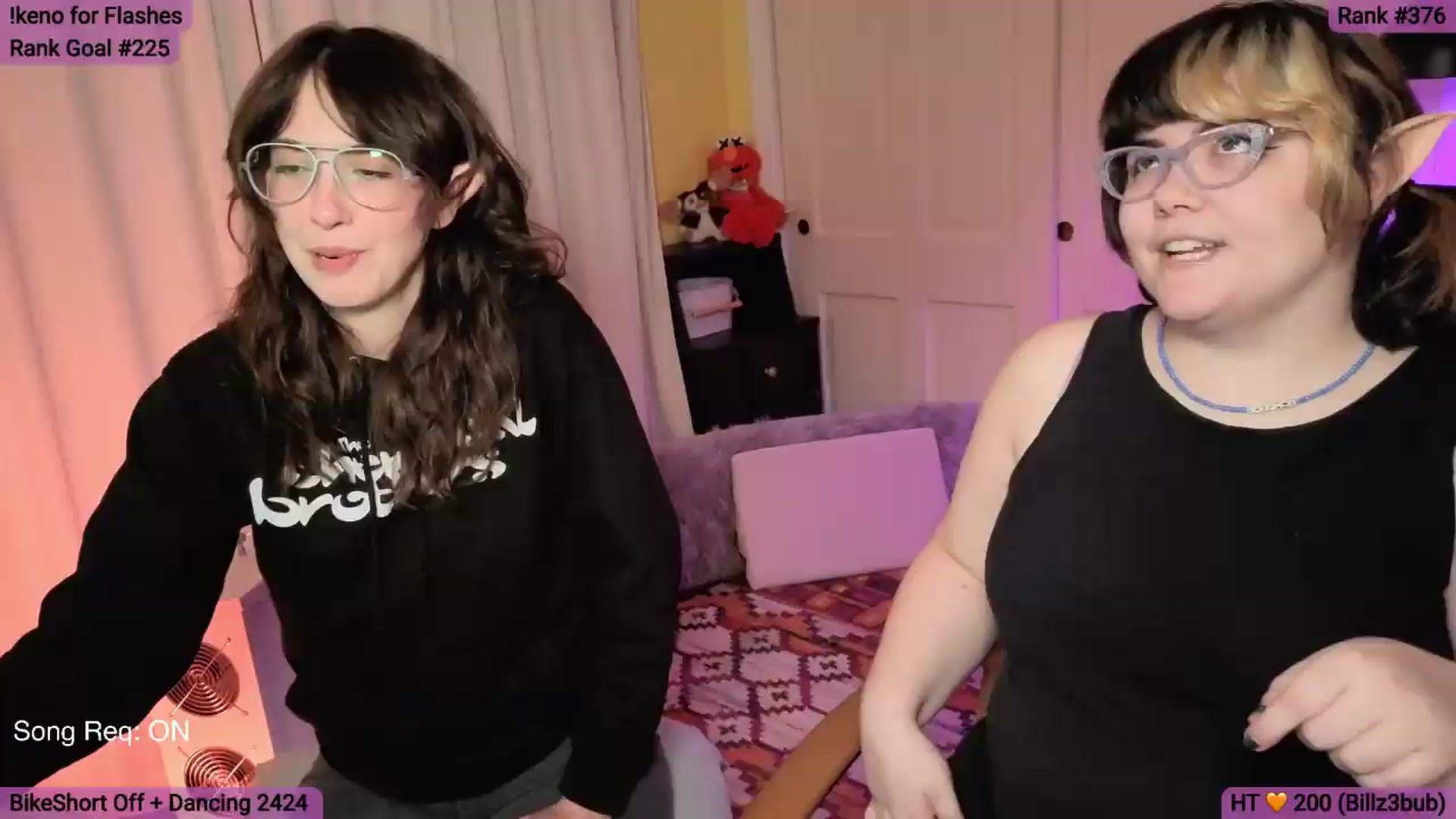 Gallery image thumbnail from Yarrow's myfreecams stream on, 05/16/2026, 04:11 image 1 of 20